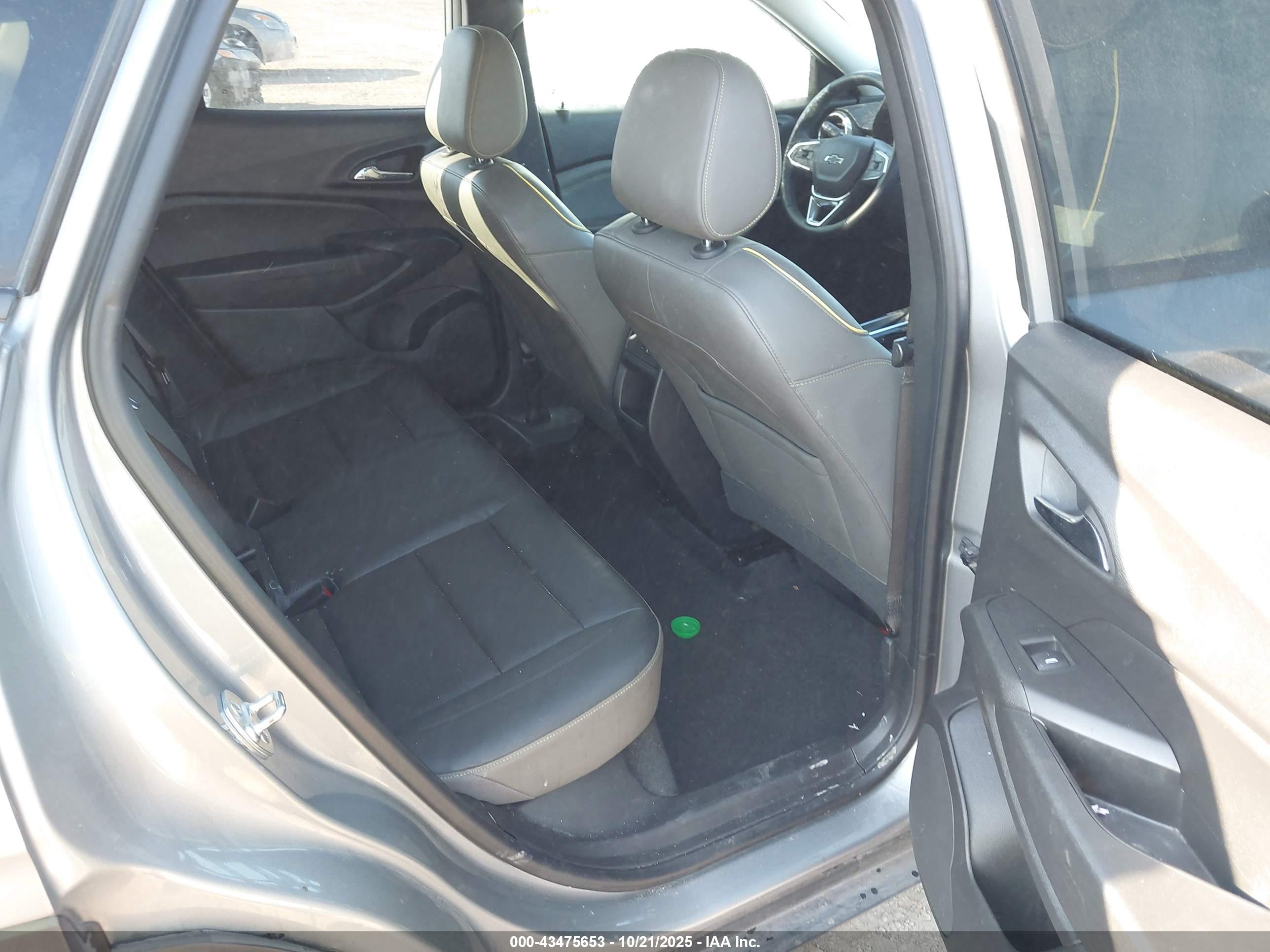 CHEVROLET TRAX image 8