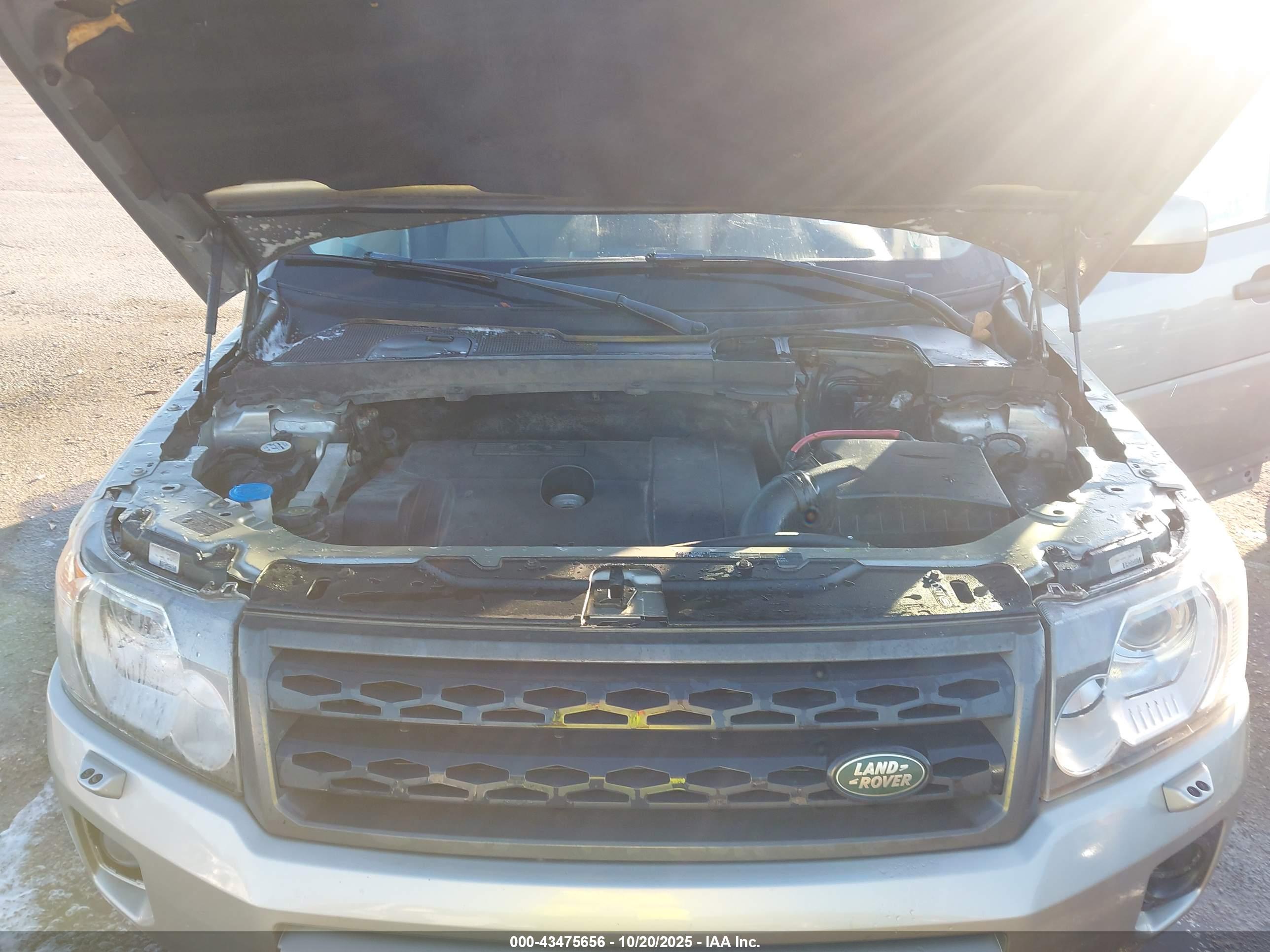 LAND ROVER image 10