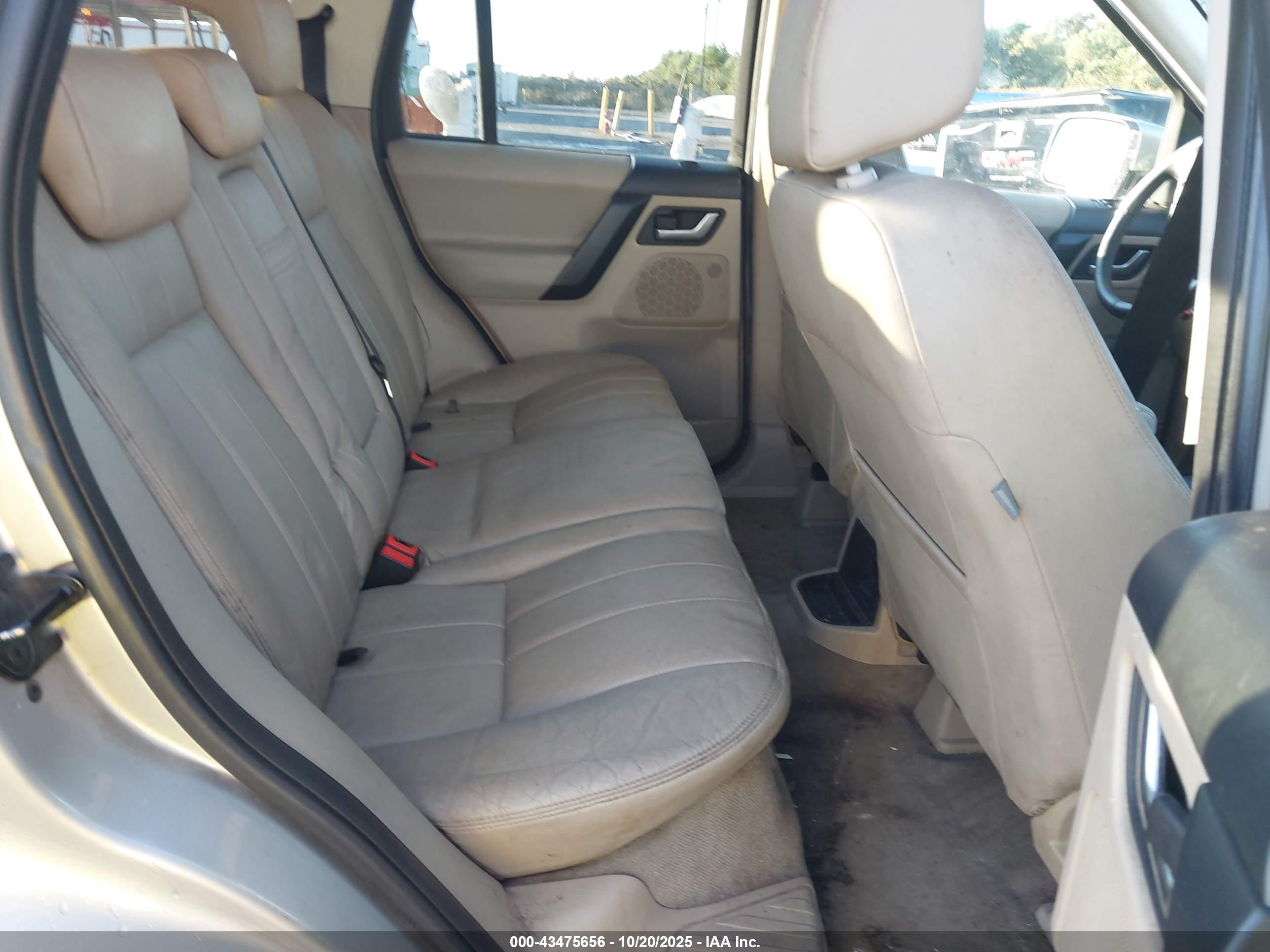 LAND ROVER image 8