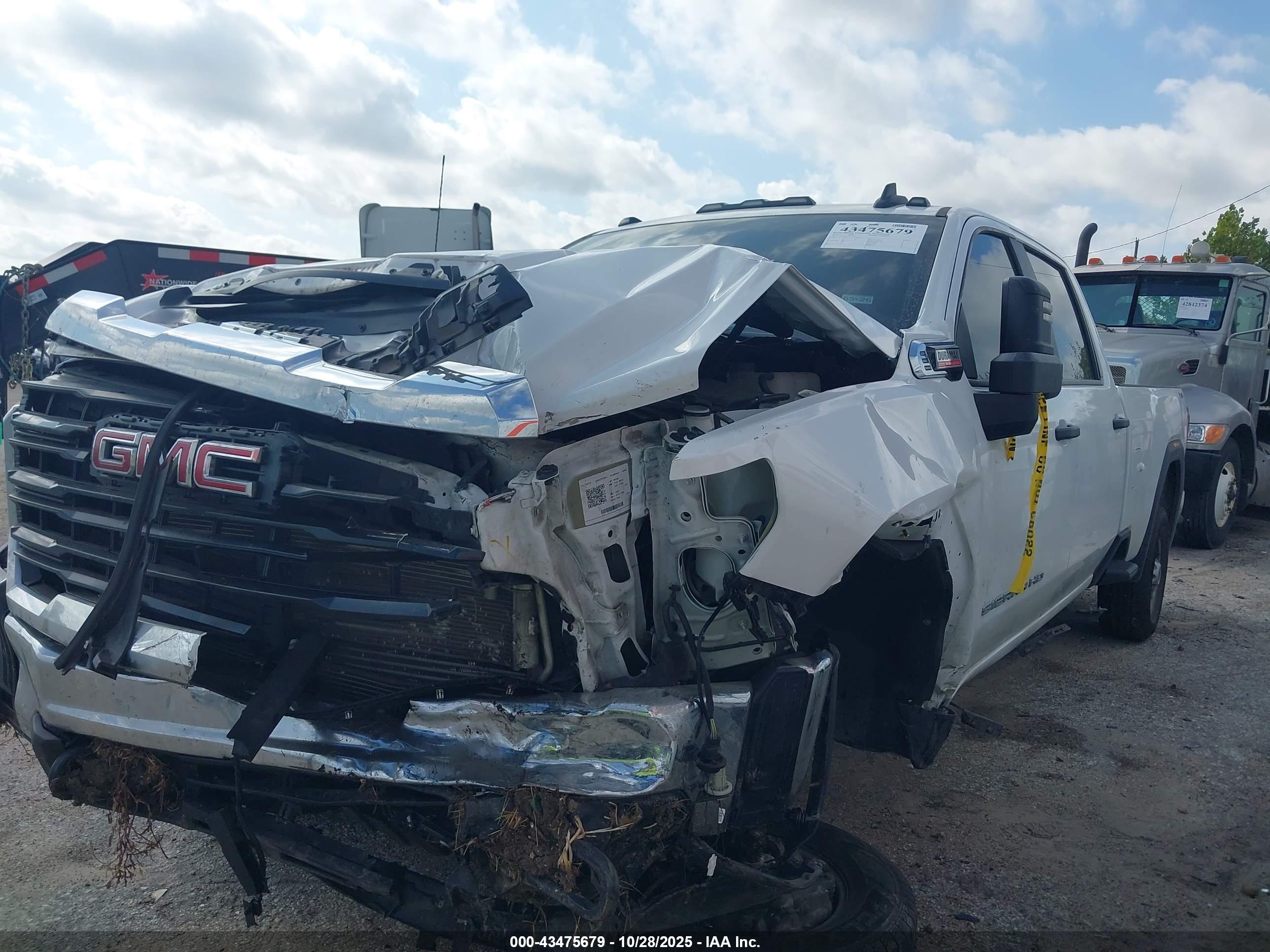 GMC SIERRA image 2
