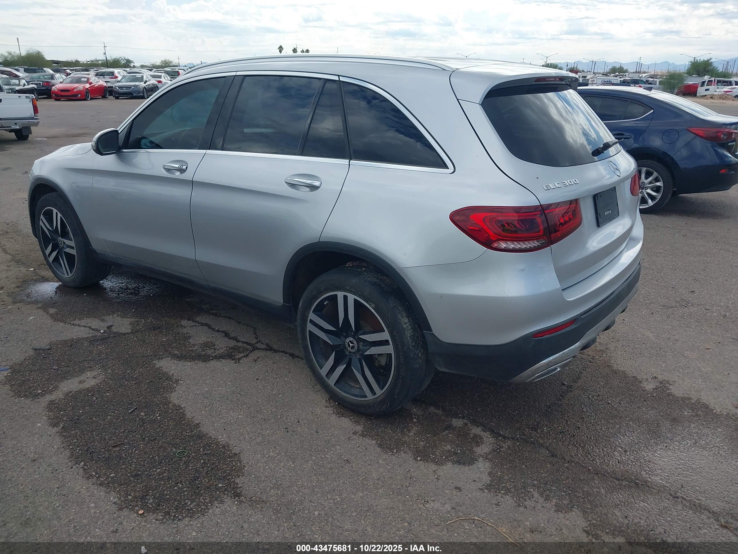 MERCEDES-BENZ GLC image 3