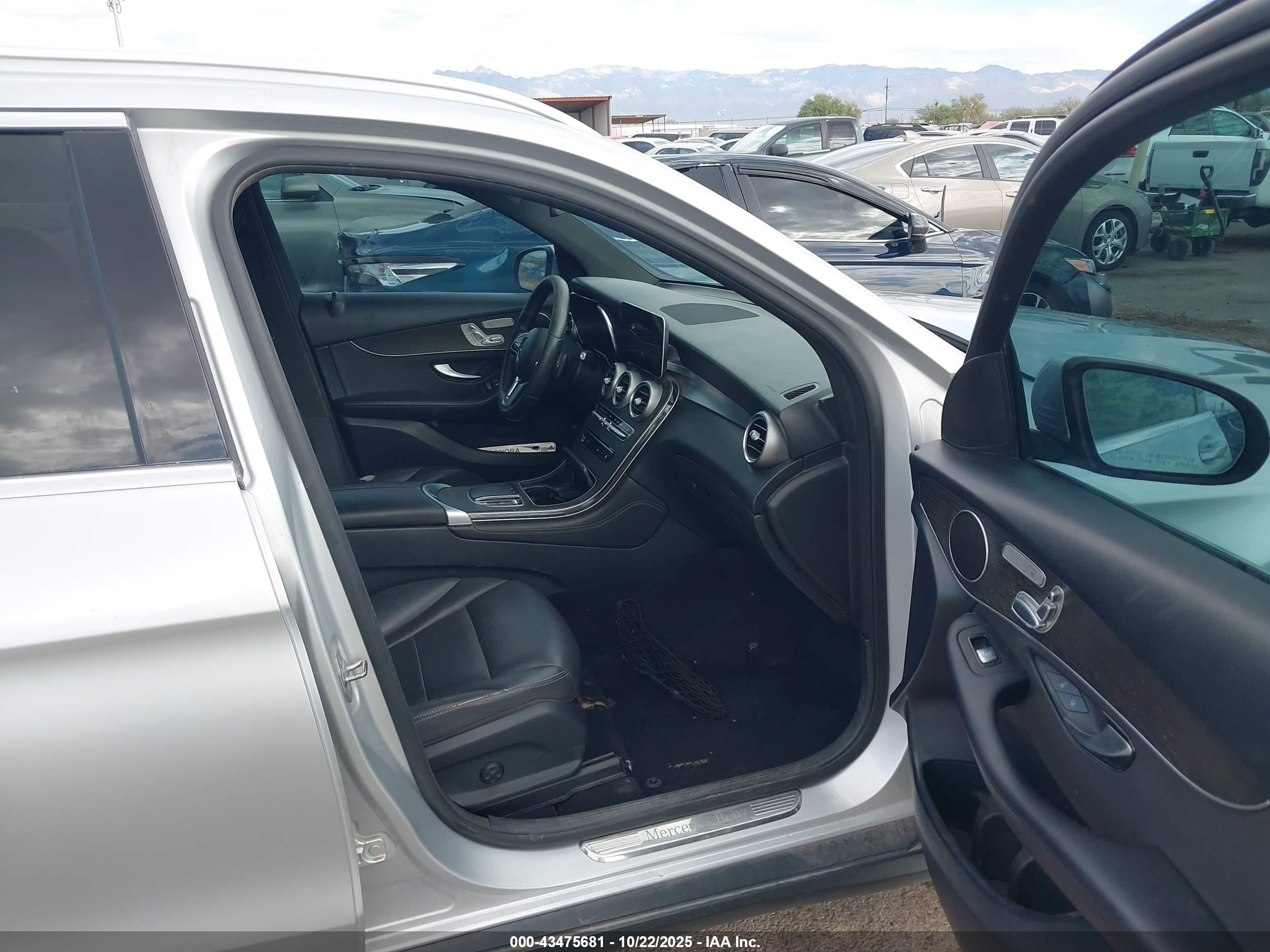 MERCEDES-BENZ GLC image 5