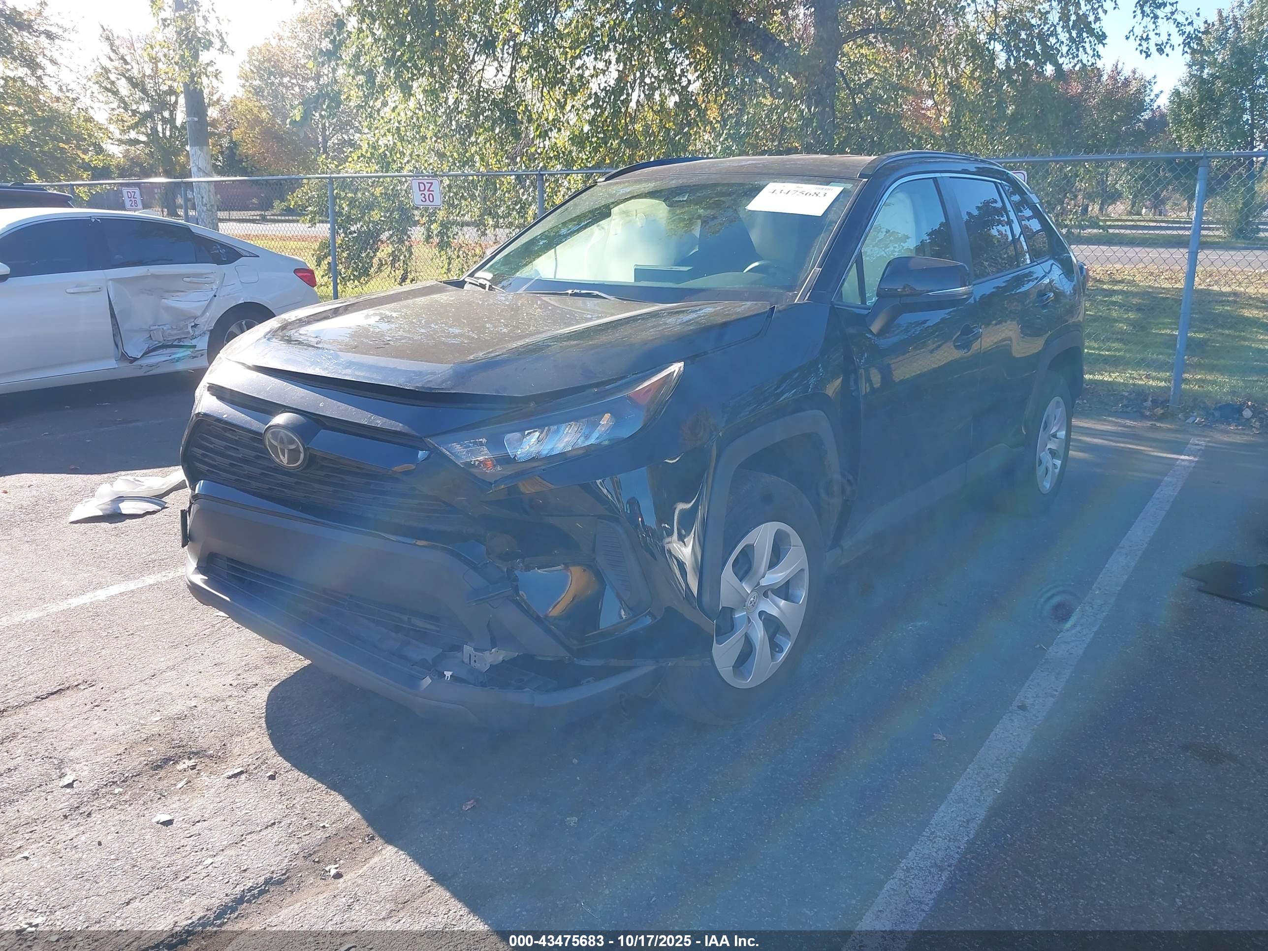 TOYOTA RAV4 image 2