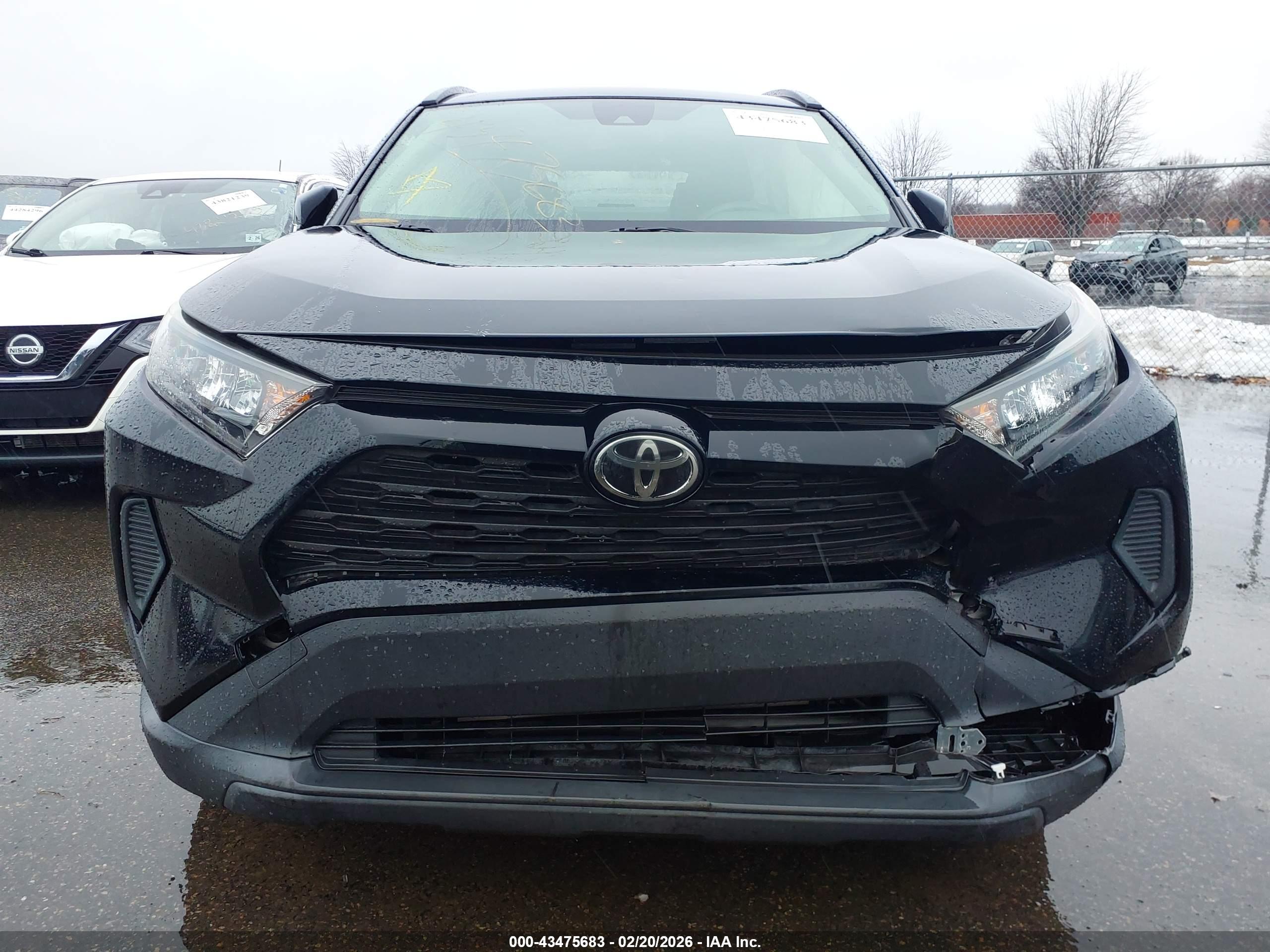 TOYOTA RAV4 image 6
