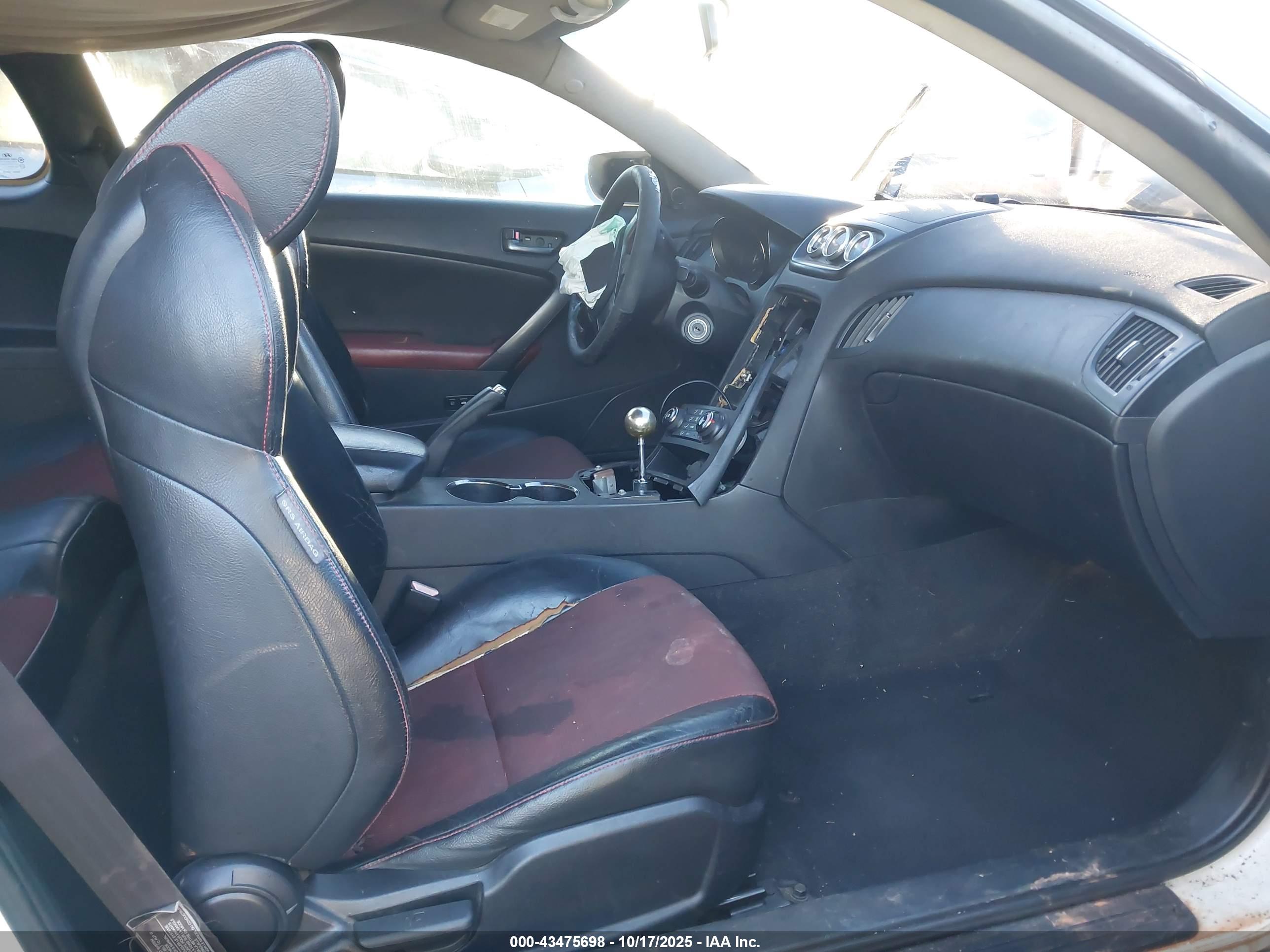 HYUNDAI GENESIS image 5