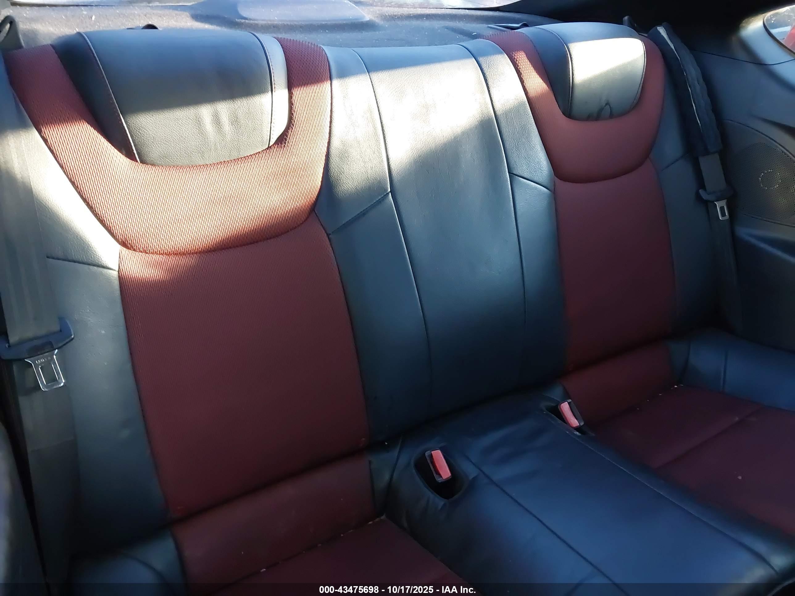 HYUNDAI GENESIS image 8