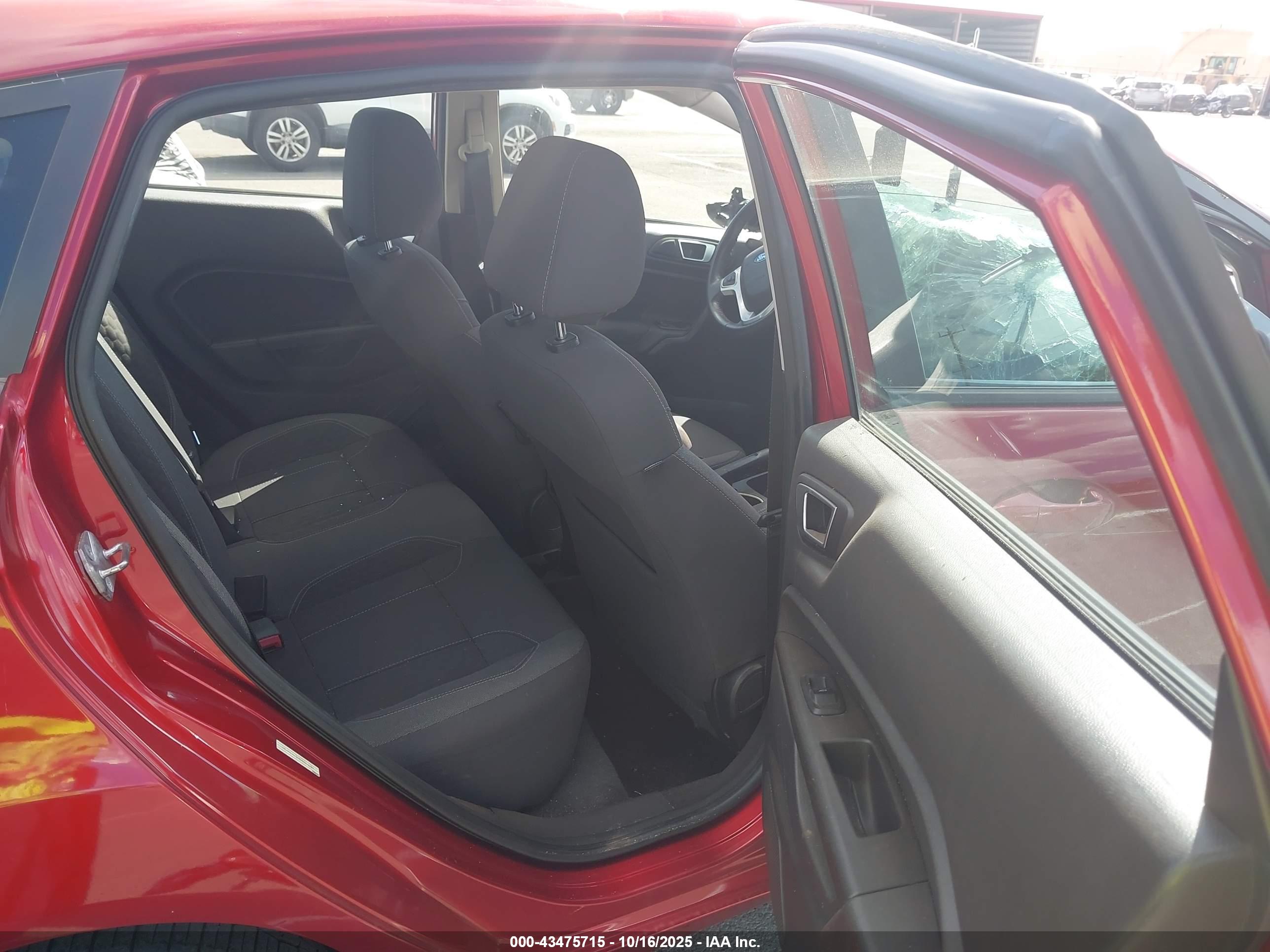 FORD FIESTA image 8