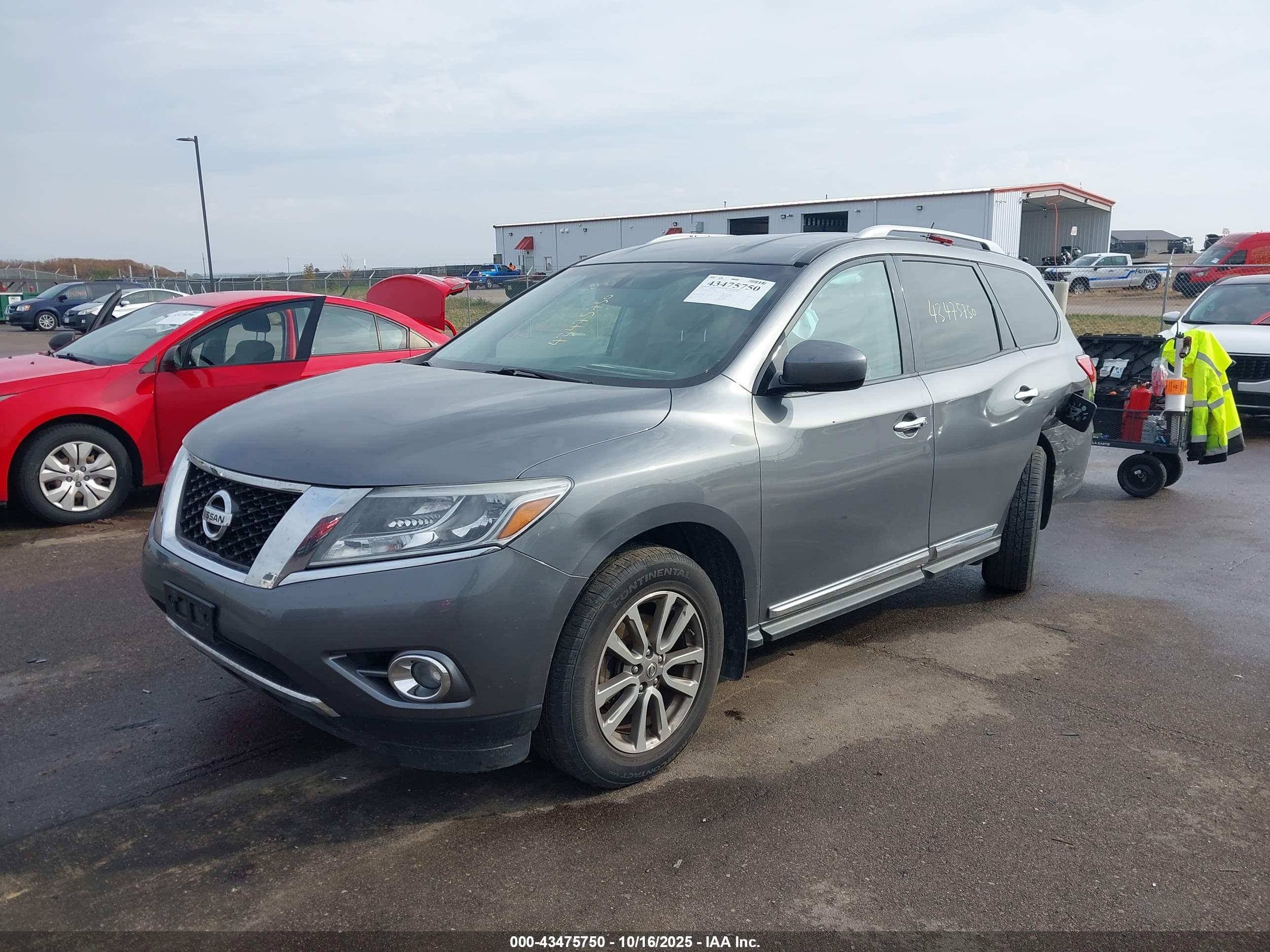 NISSAN PATHFINDER image 2