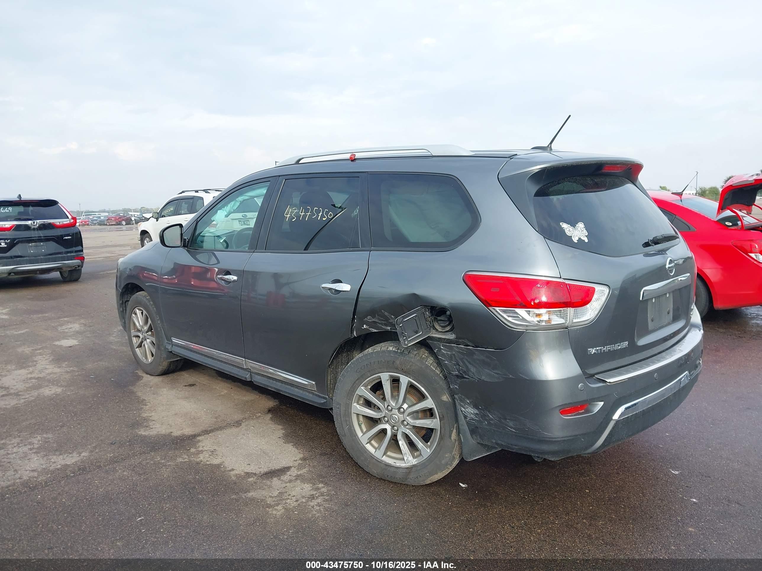 NISSAN PATHFINDER image 3