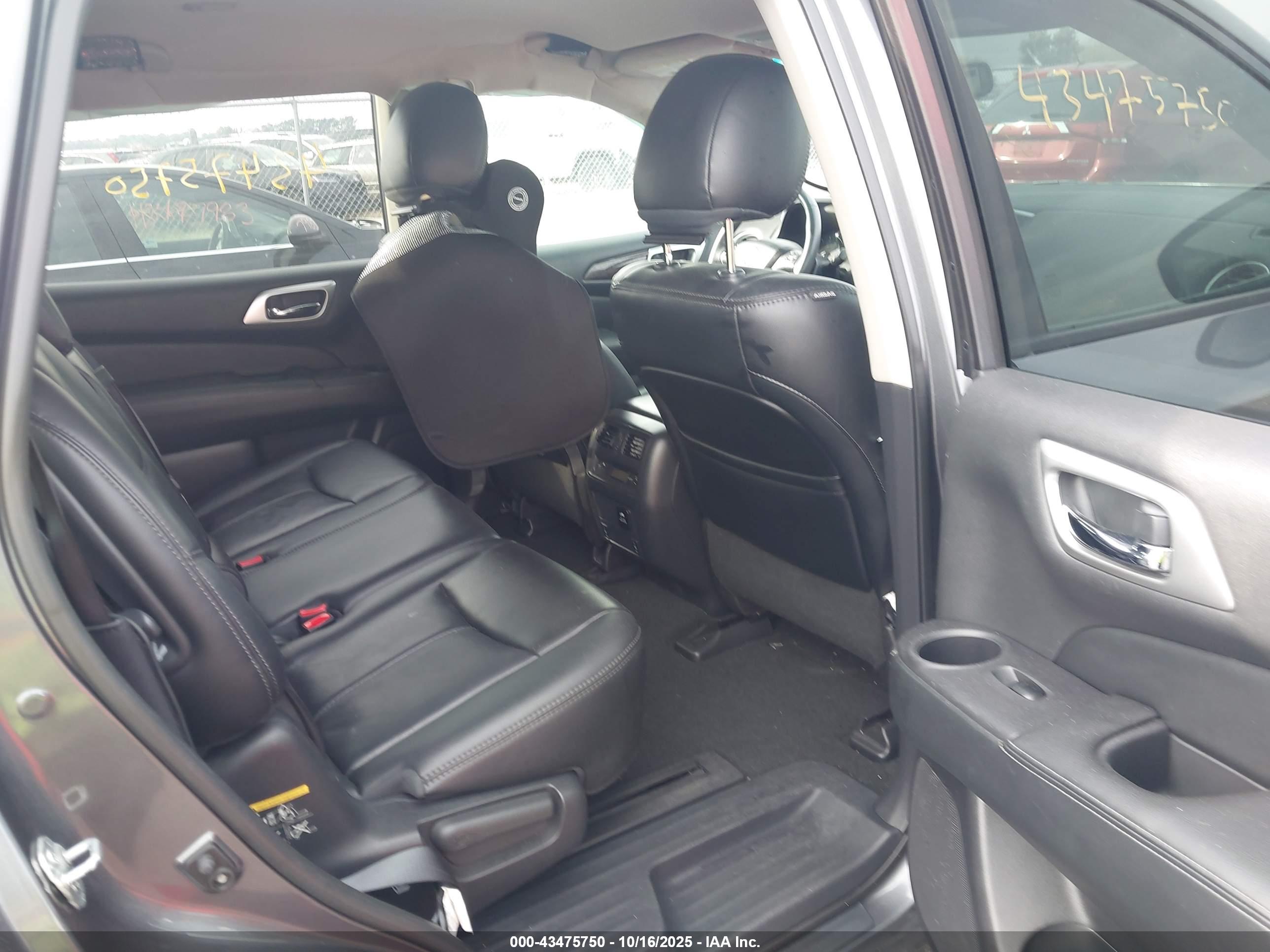 NISSAN PATHFINDER image 8