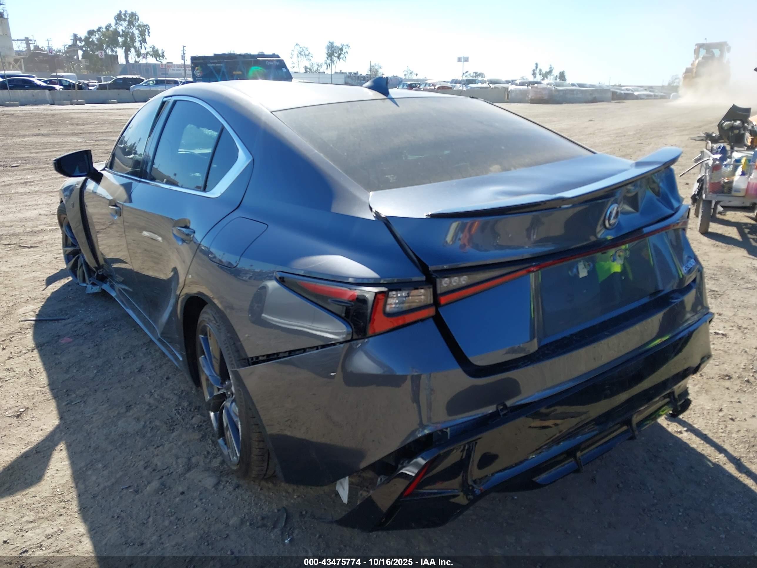LEXUS IS image 3