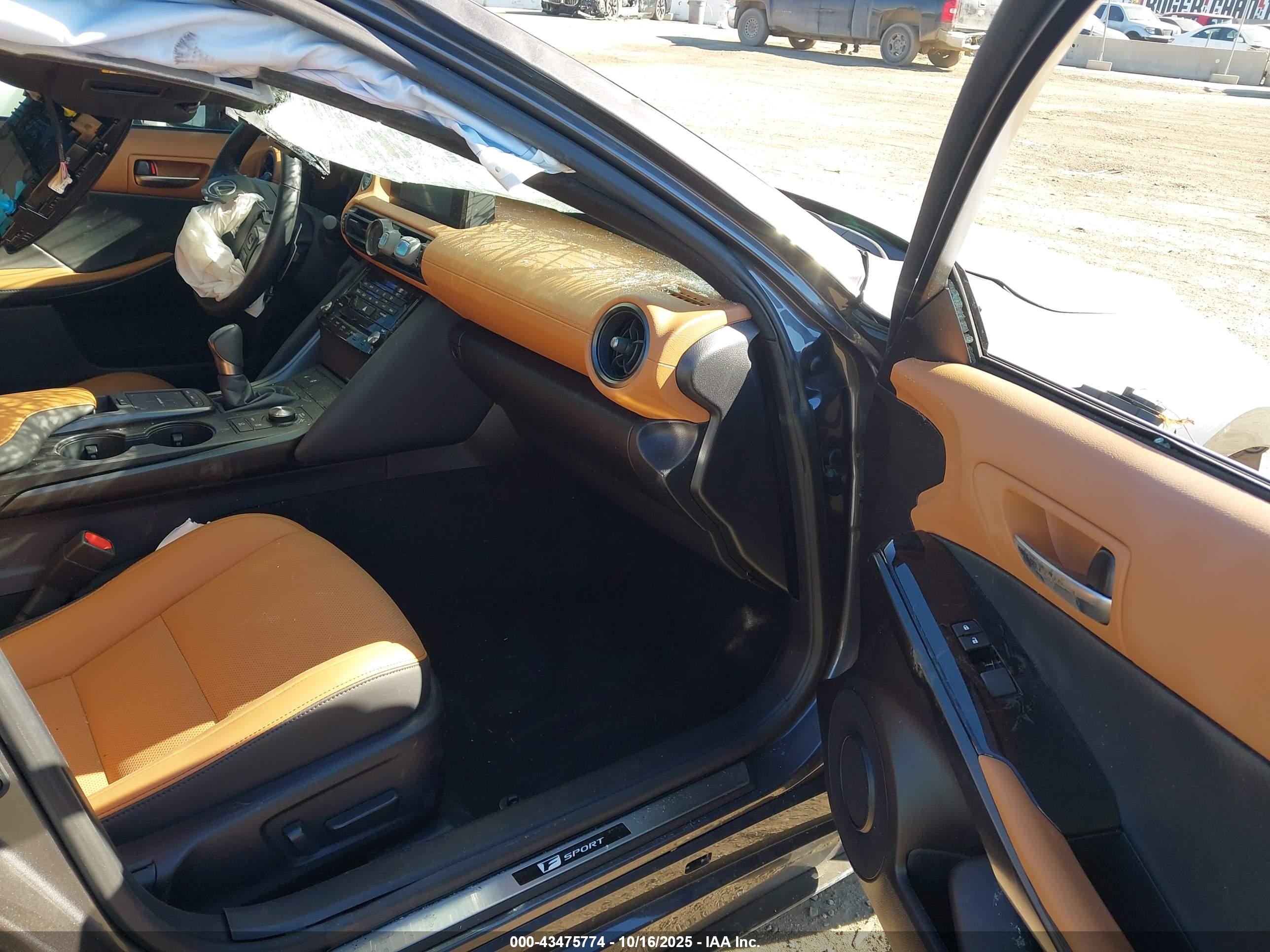 LEXUS IS image 5