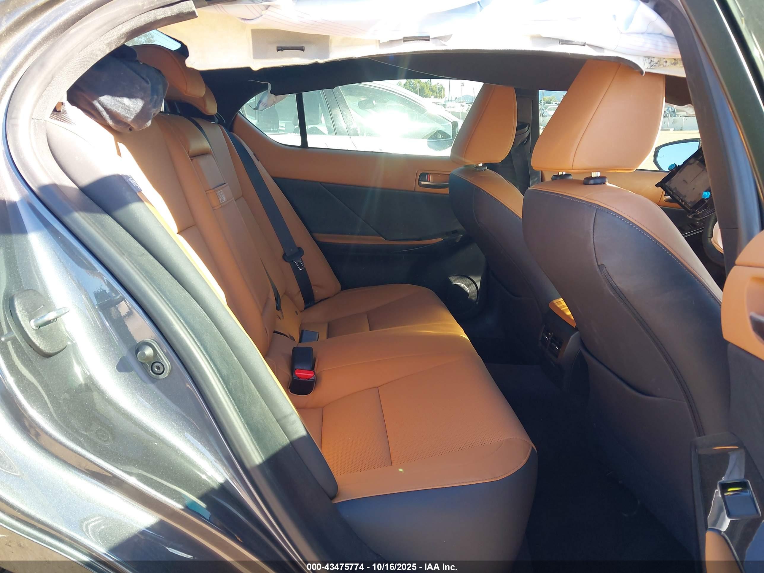 LEXUS IS image 8