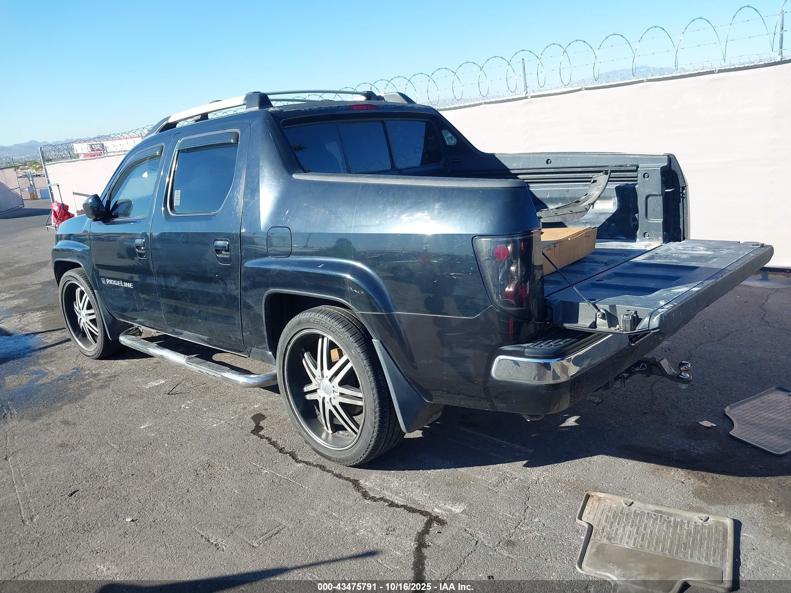 HONDA RIDGELINE image 3