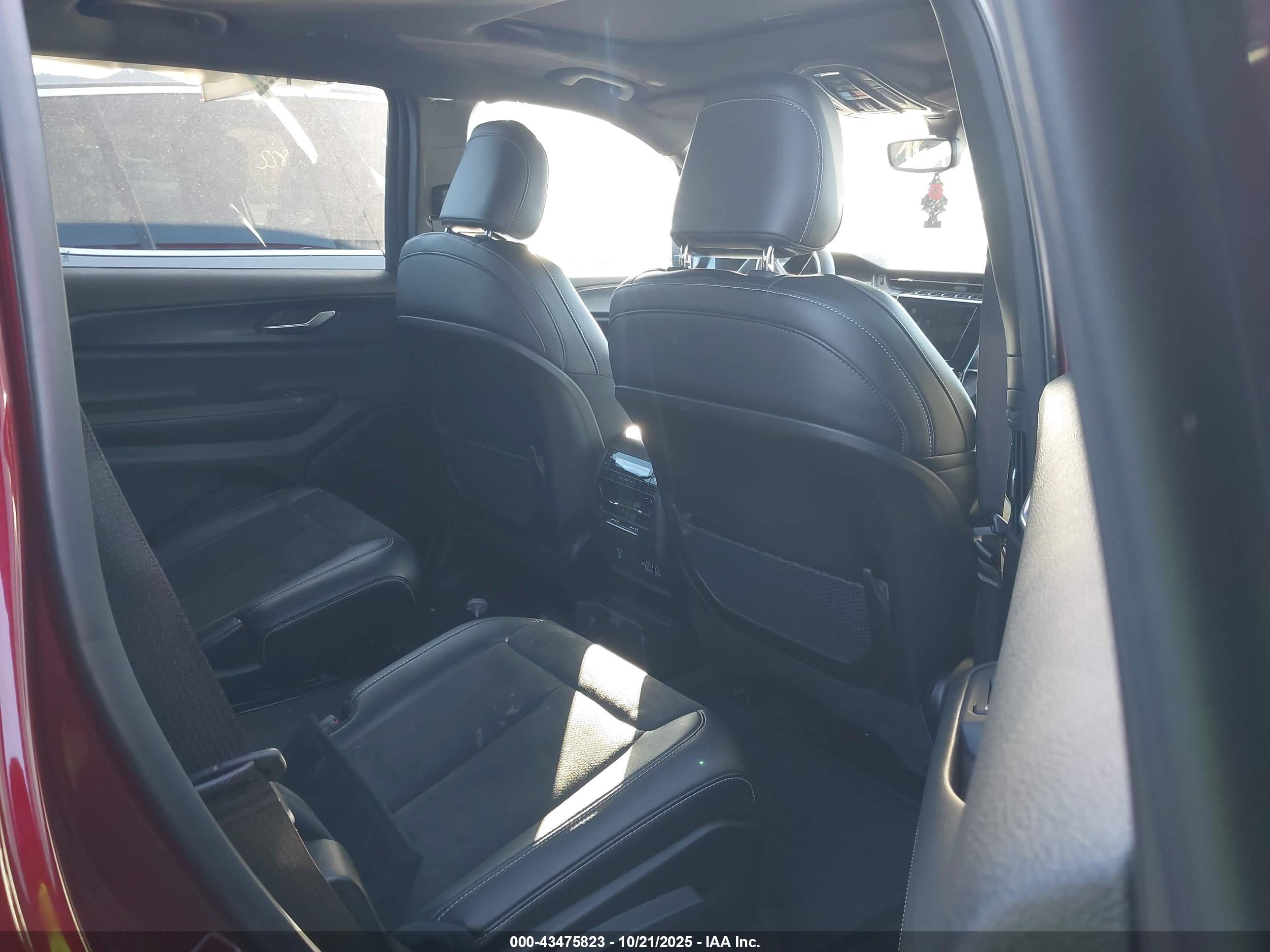 JEEP GRAND image 8