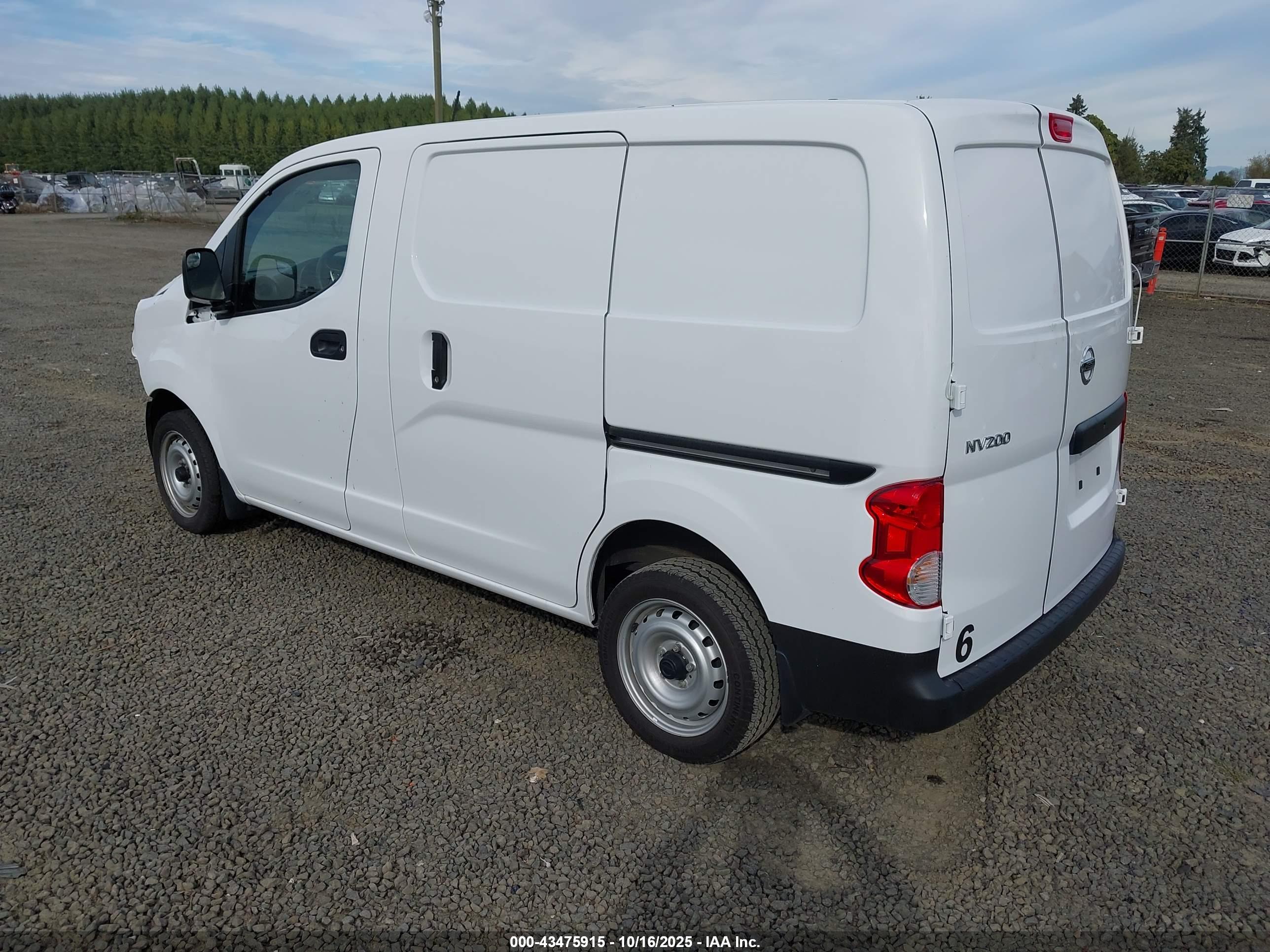 NISSAN NV200 image 3