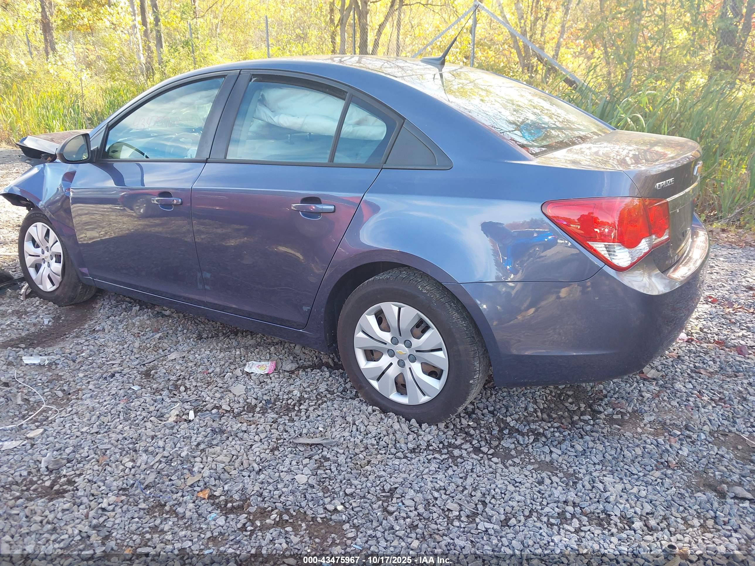 CHEVROLET CRUZE image 3