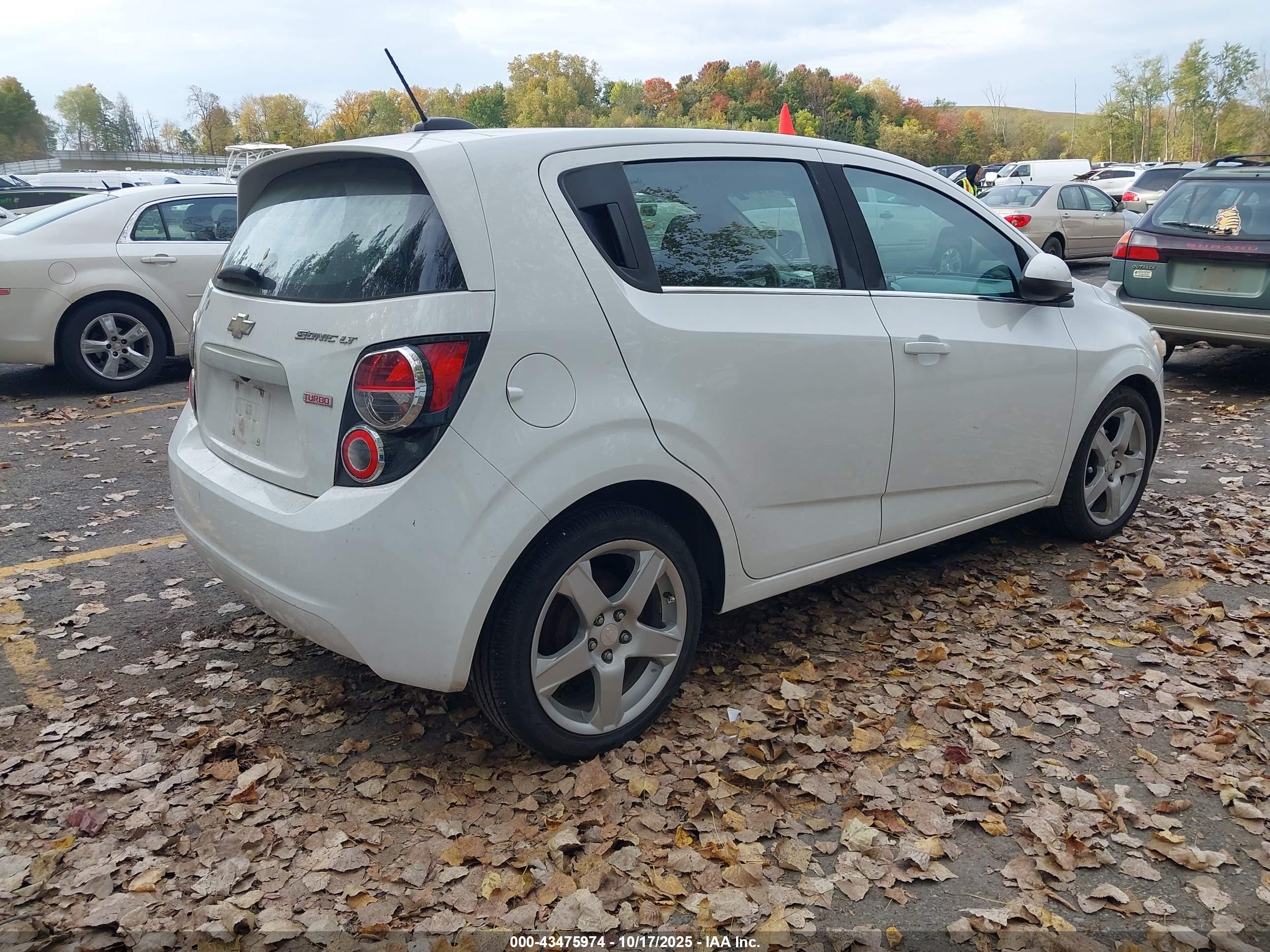 CHEVROLET SONIC image 4