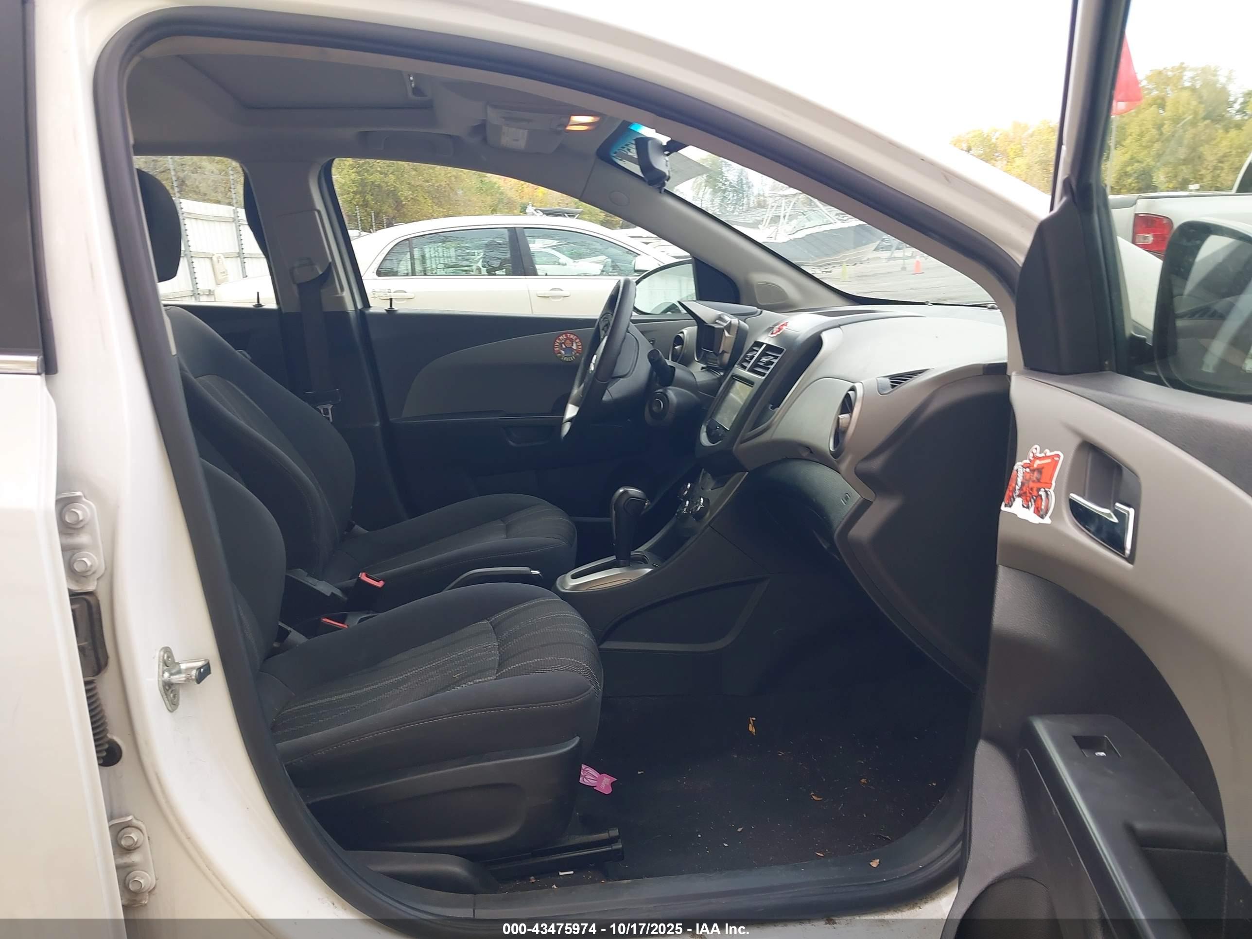 CHEVROLET SONIC image 5