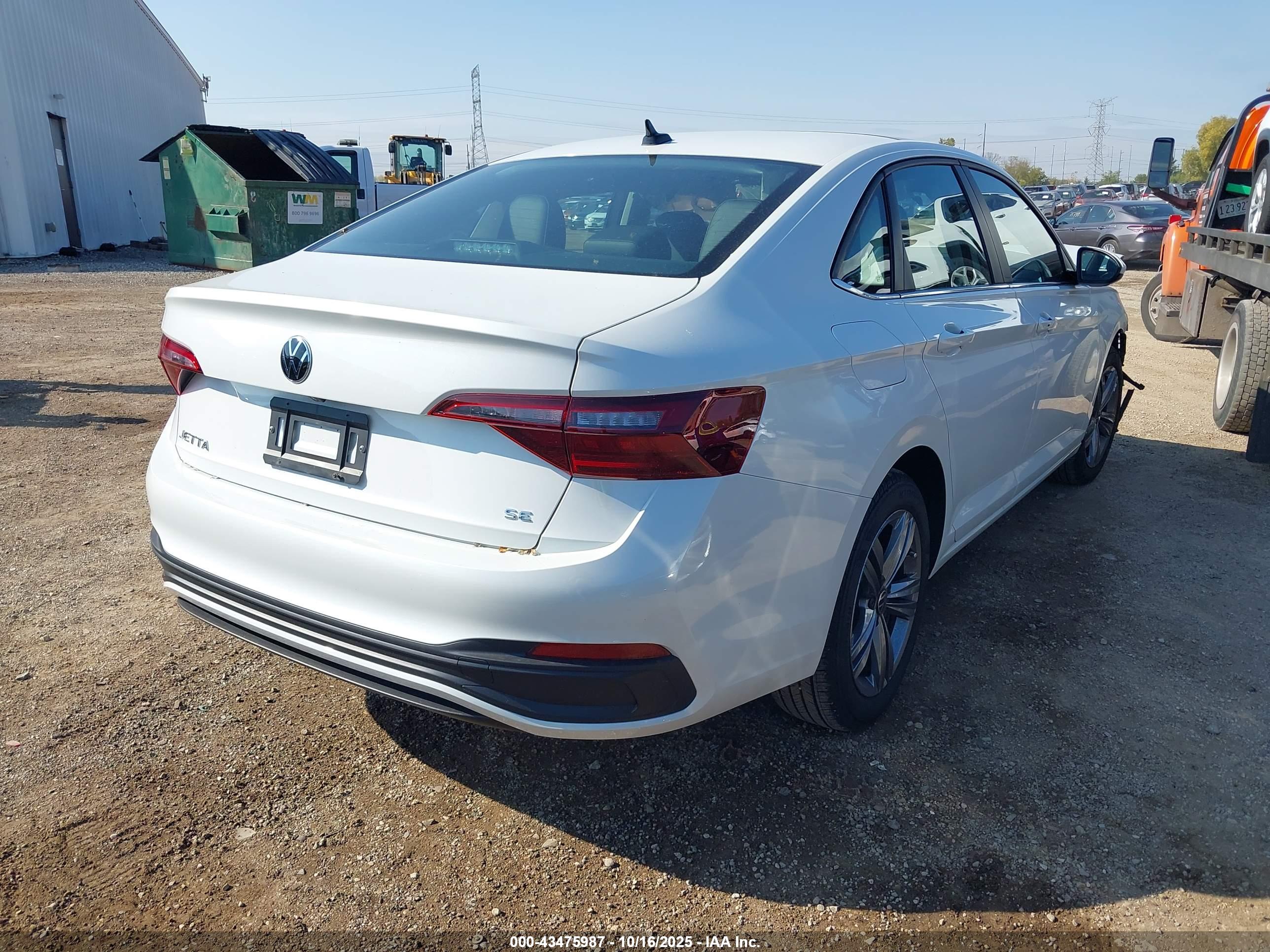 VOLKSWAGEN JETTA image 4