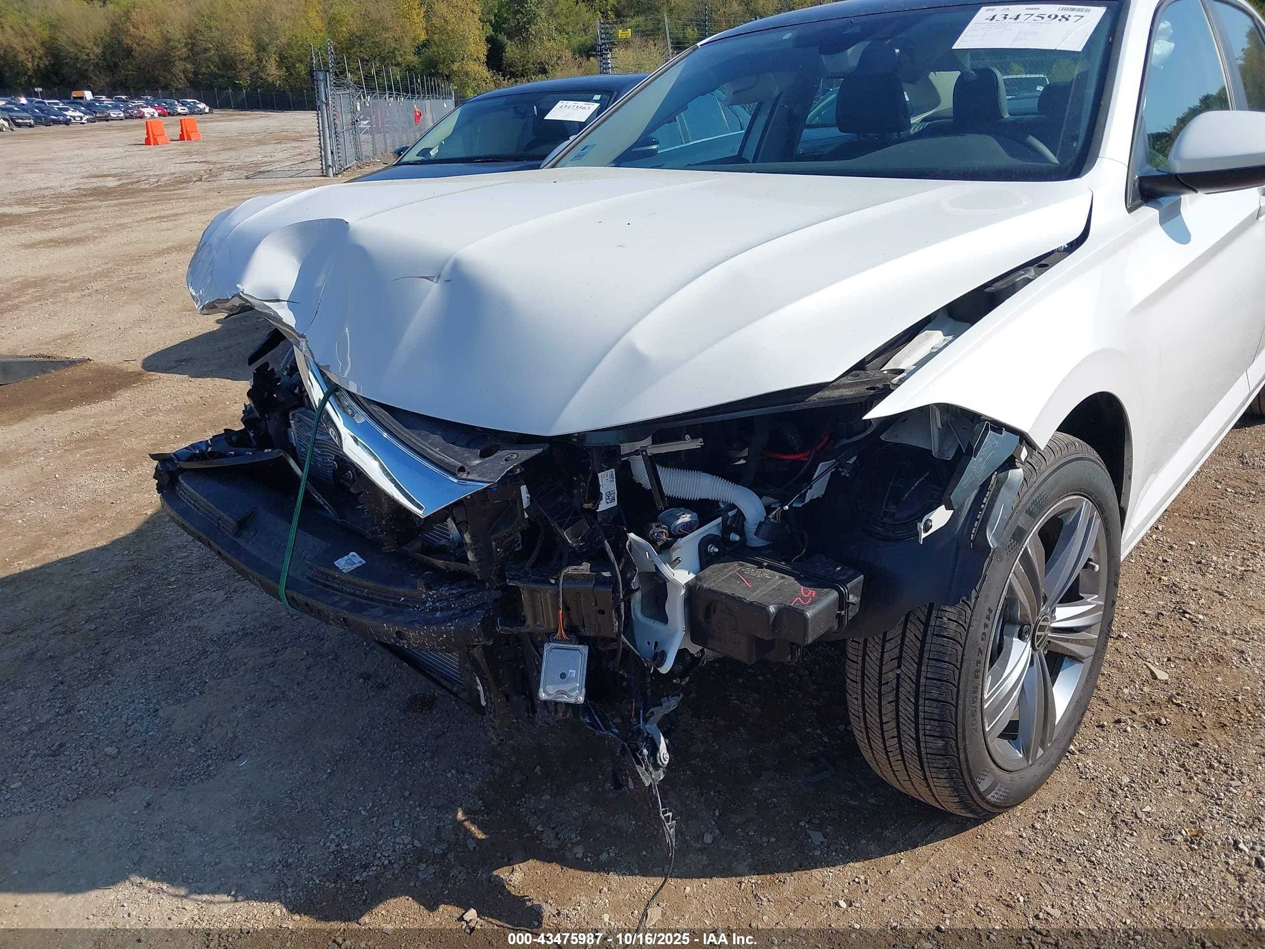 VOLKSWAGEN JETTA image 6