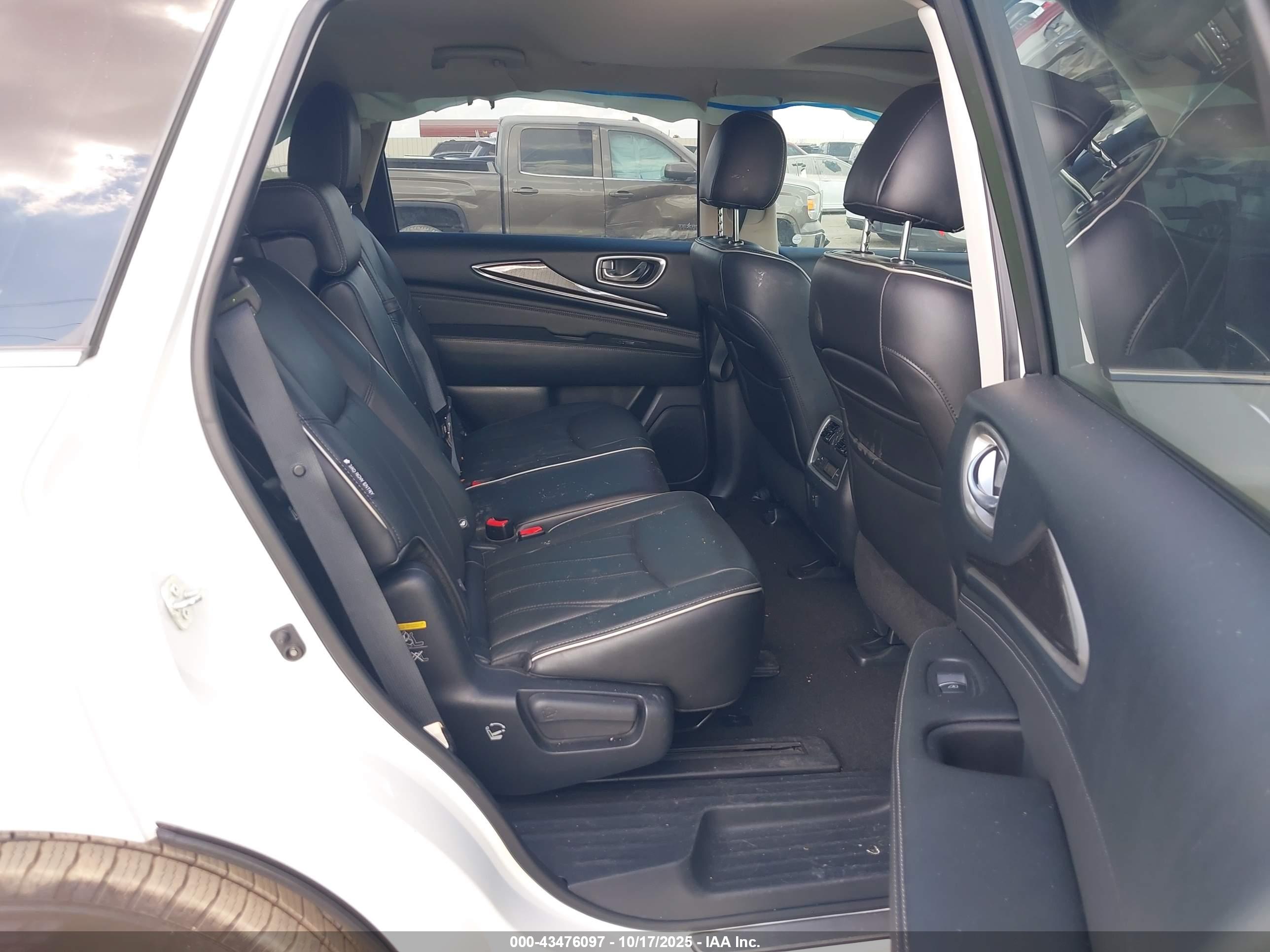 INFINITI QX60 image 8