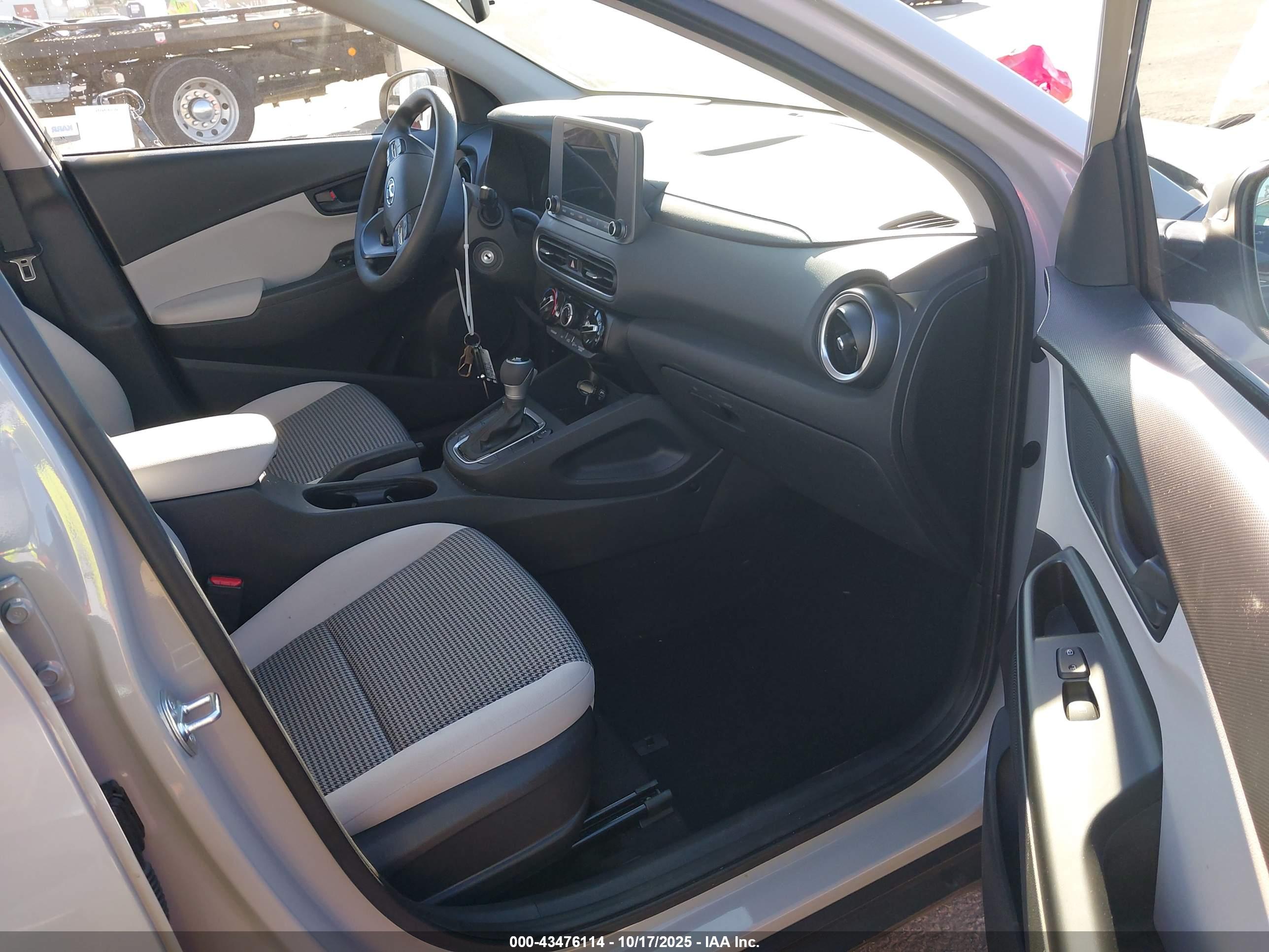 HYUNDAI KONA image 5