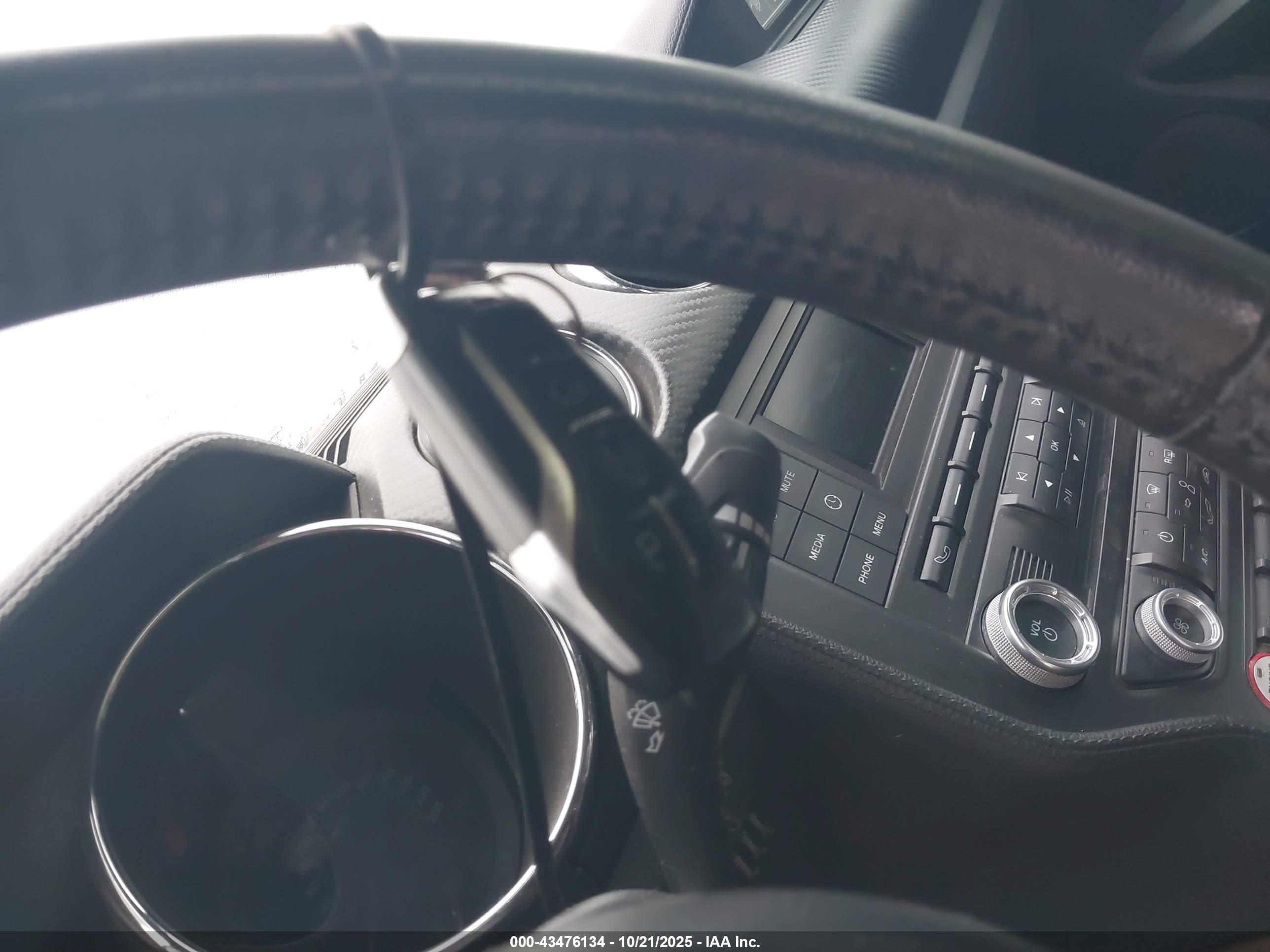 FORD MUSTANG image 11
