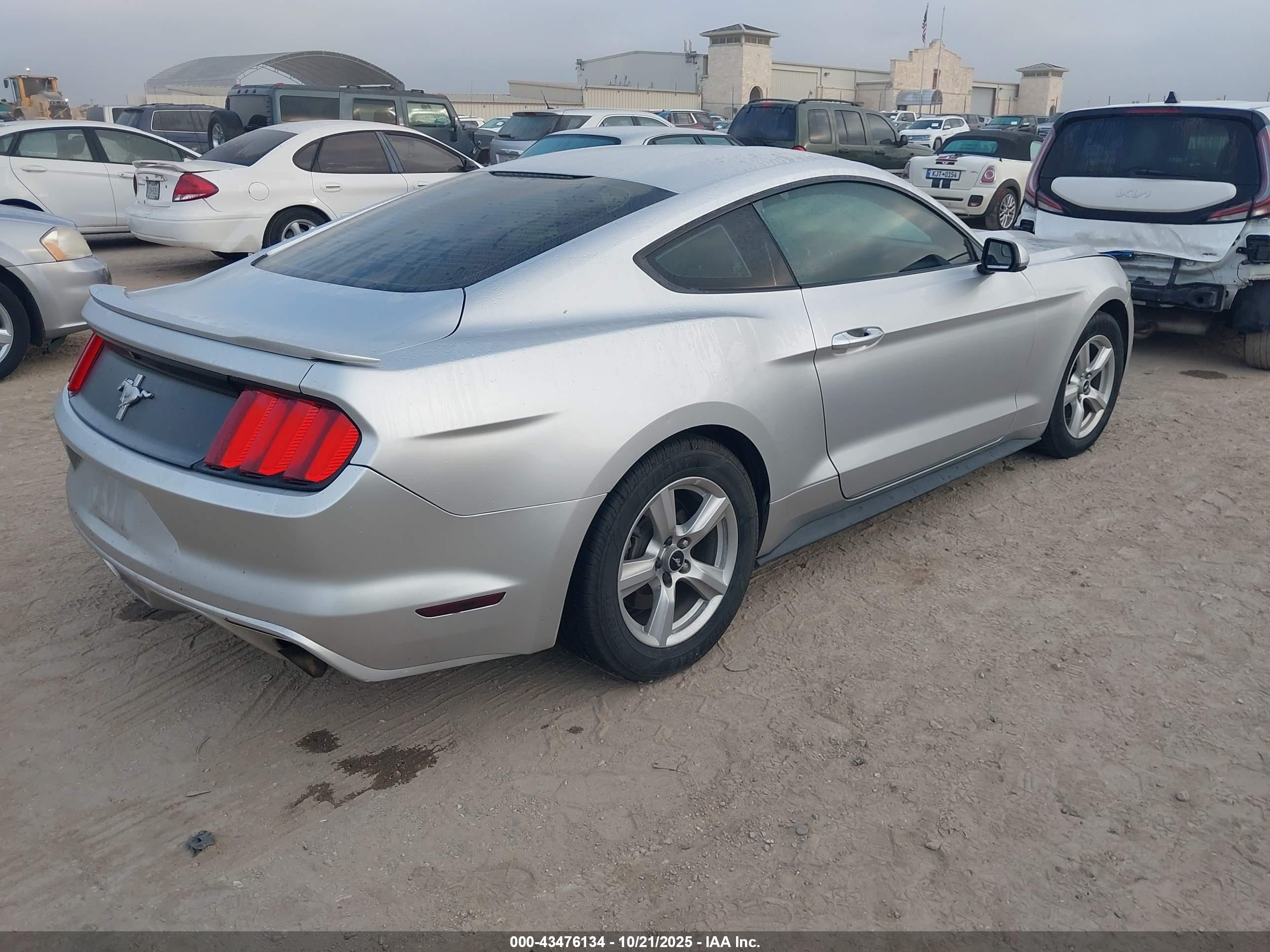 FORD MUSTANG image 4