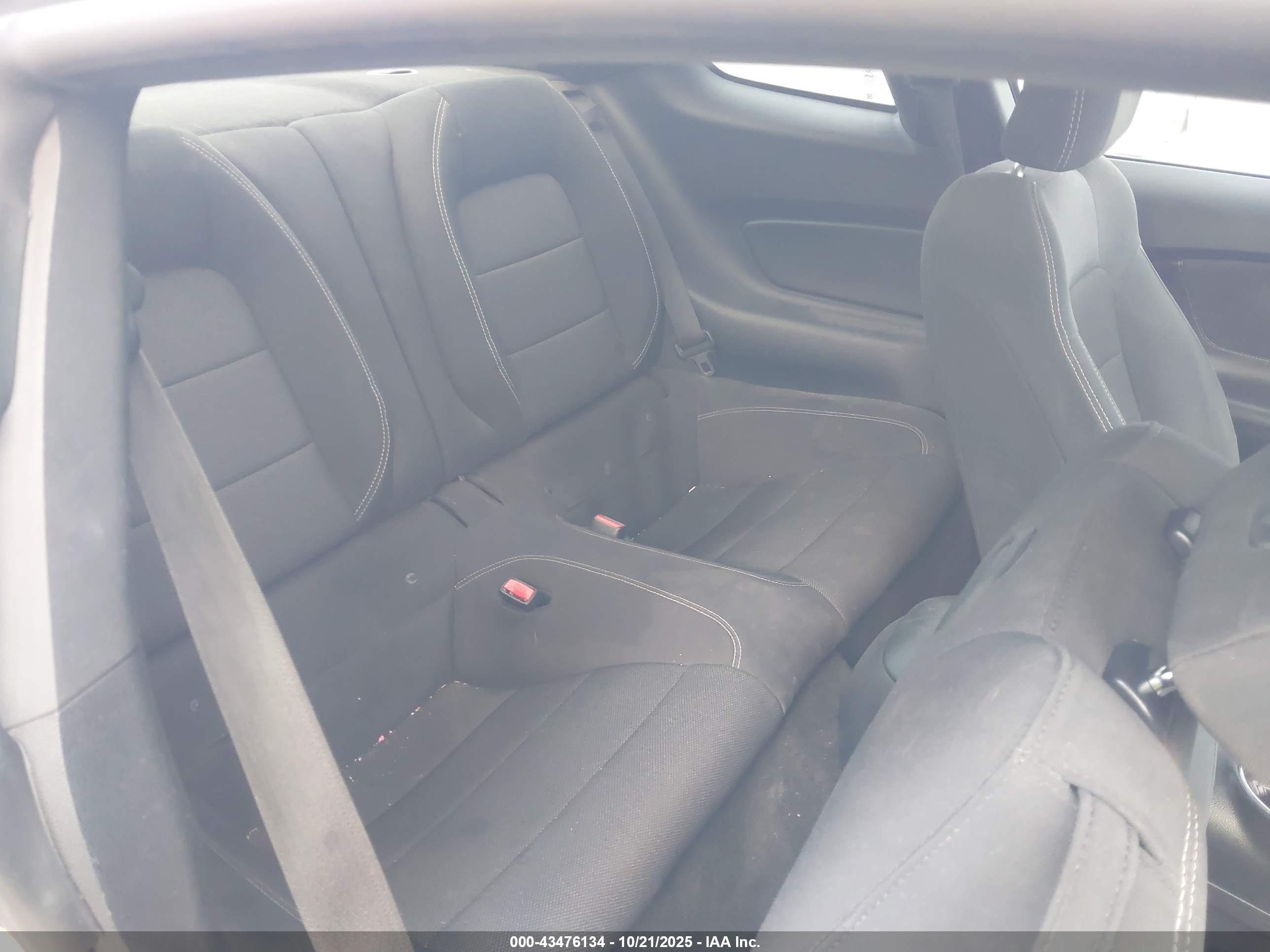 FORD MUSTANG image 8