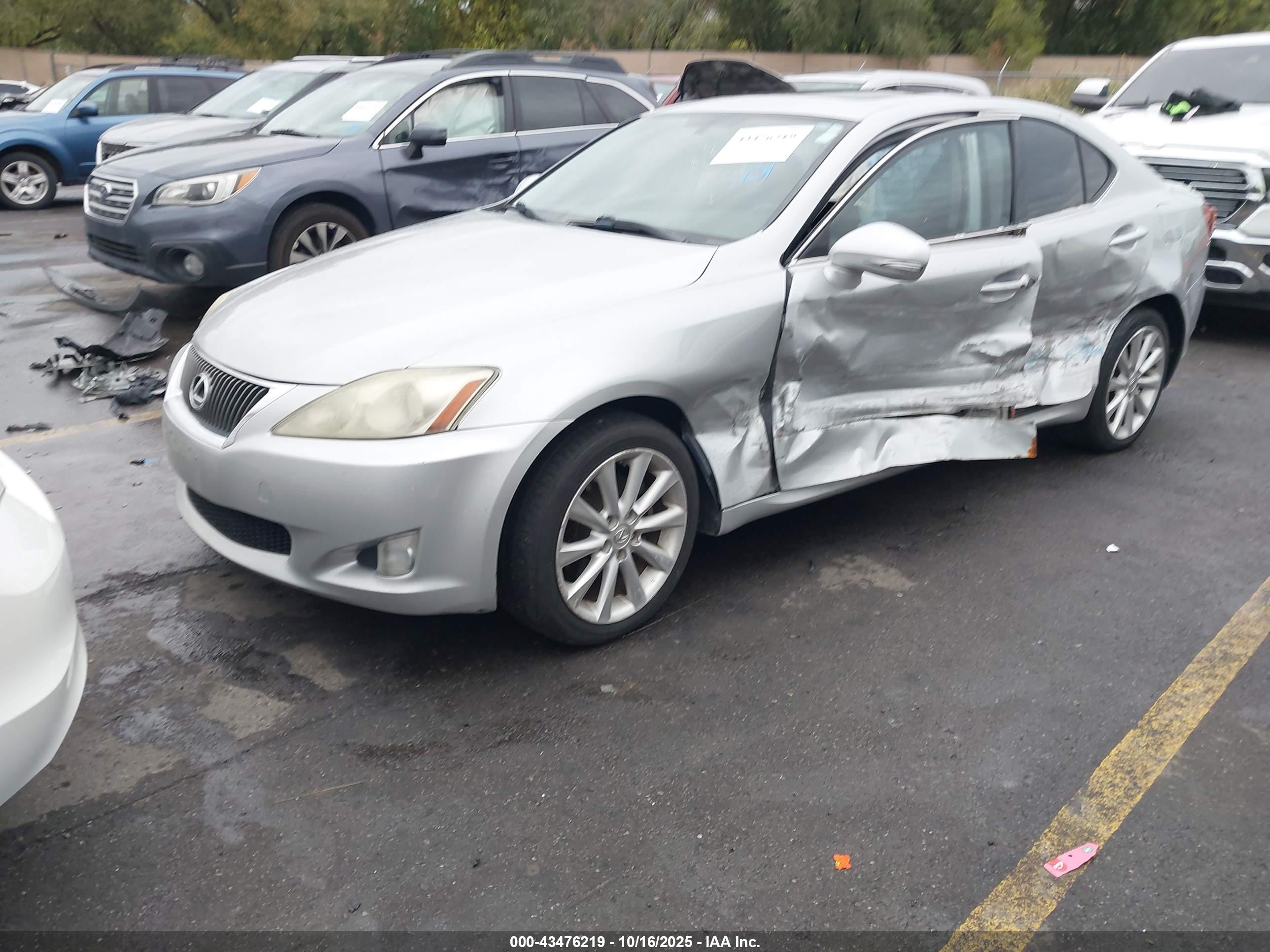 LEXUS IS image 2