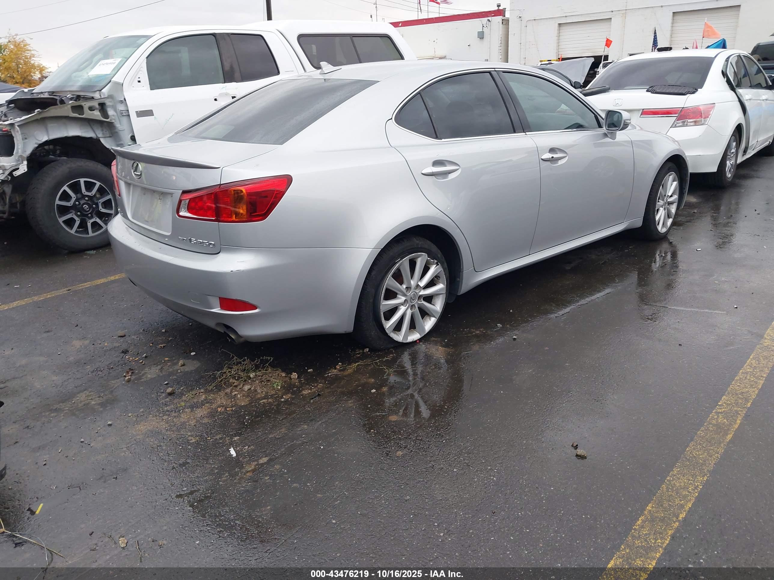 LEXUS IS image 4