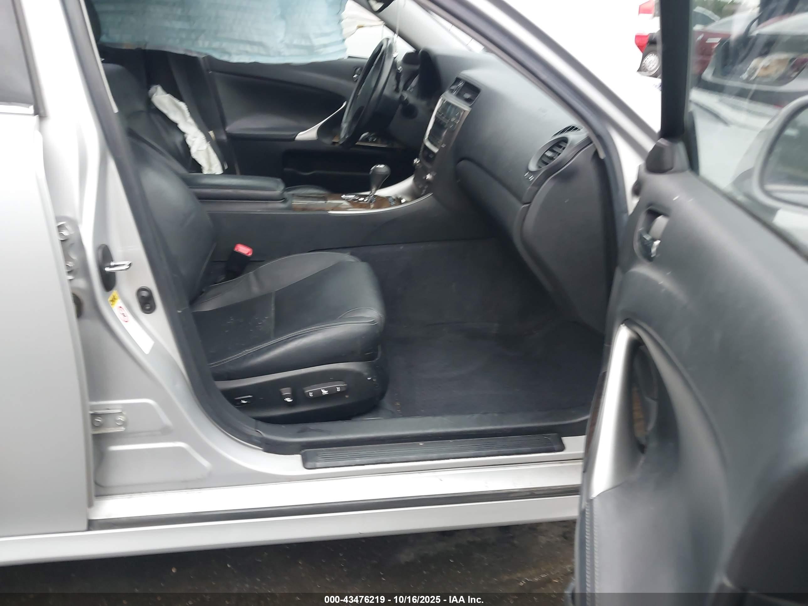 LEXUS IS image 5