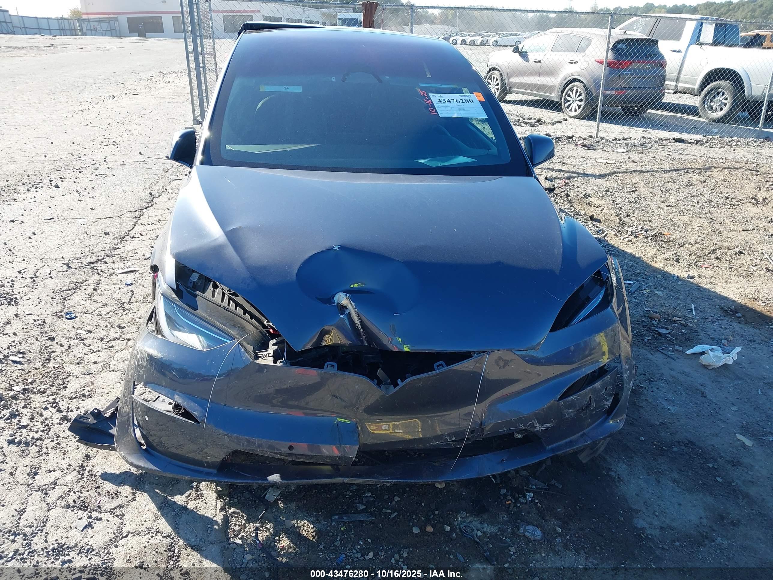TESLA MODEL image 6