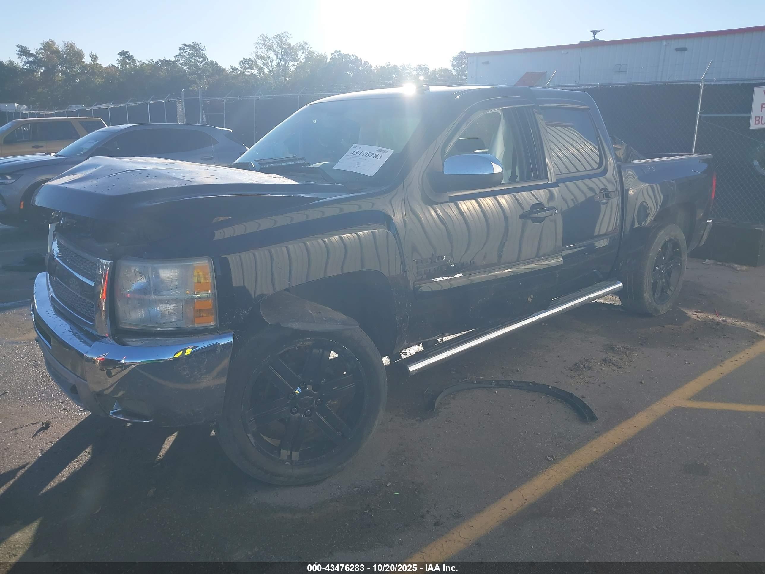 CHEVROLET SILVERADO image 2