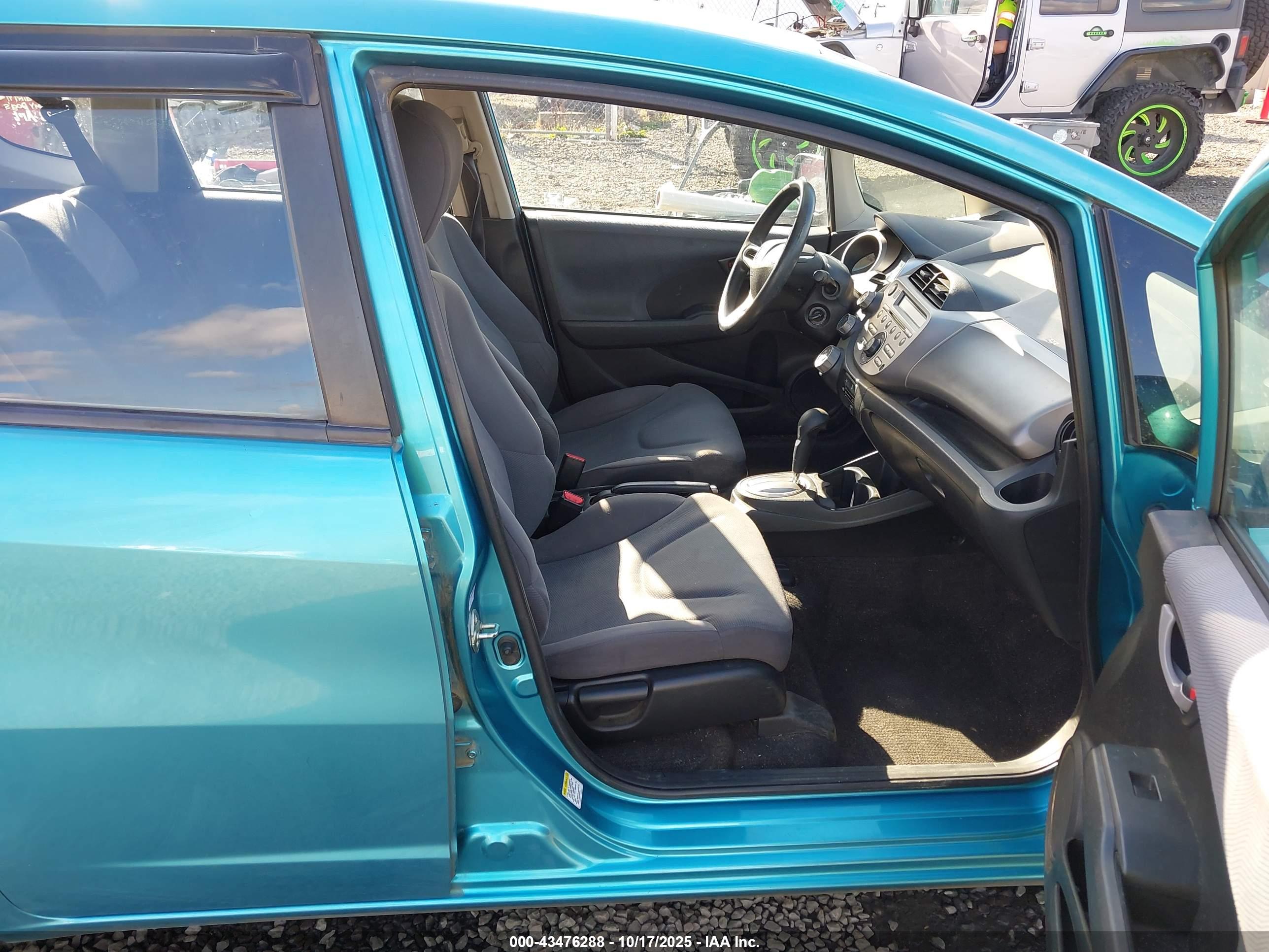 HONDA FIT image 5