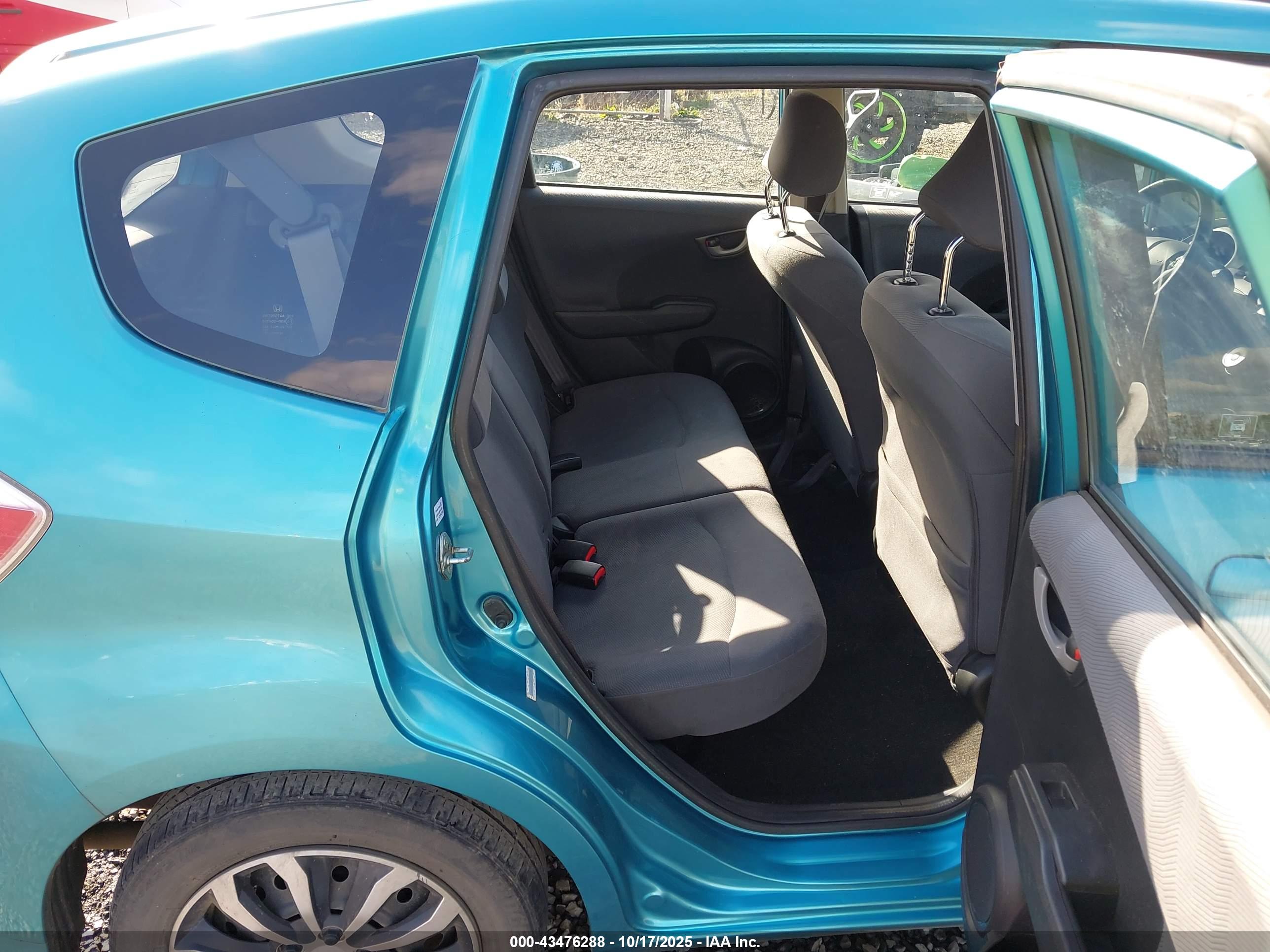 HONDA FIT image 8