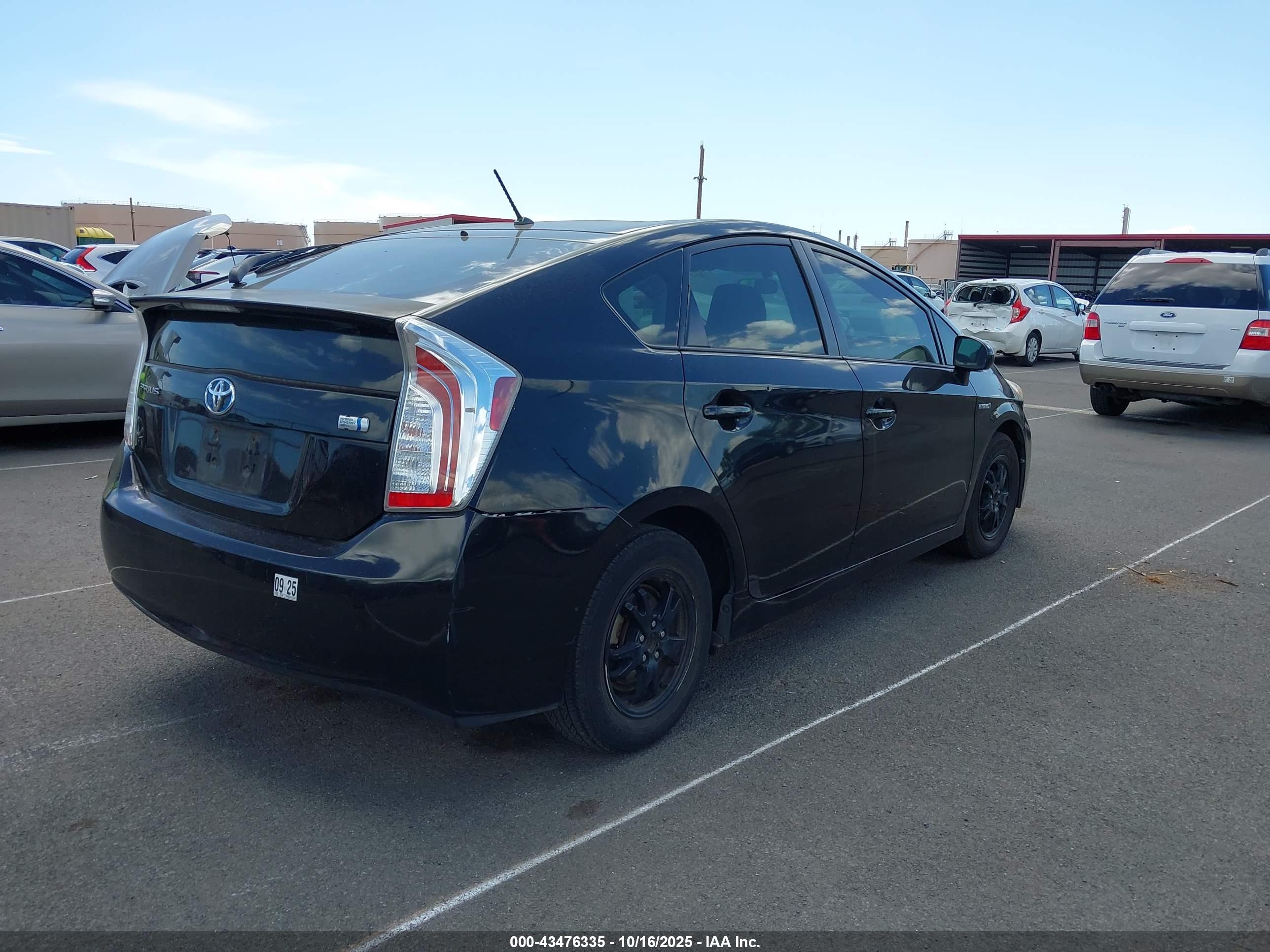 TOYOTA PRIUS image 2