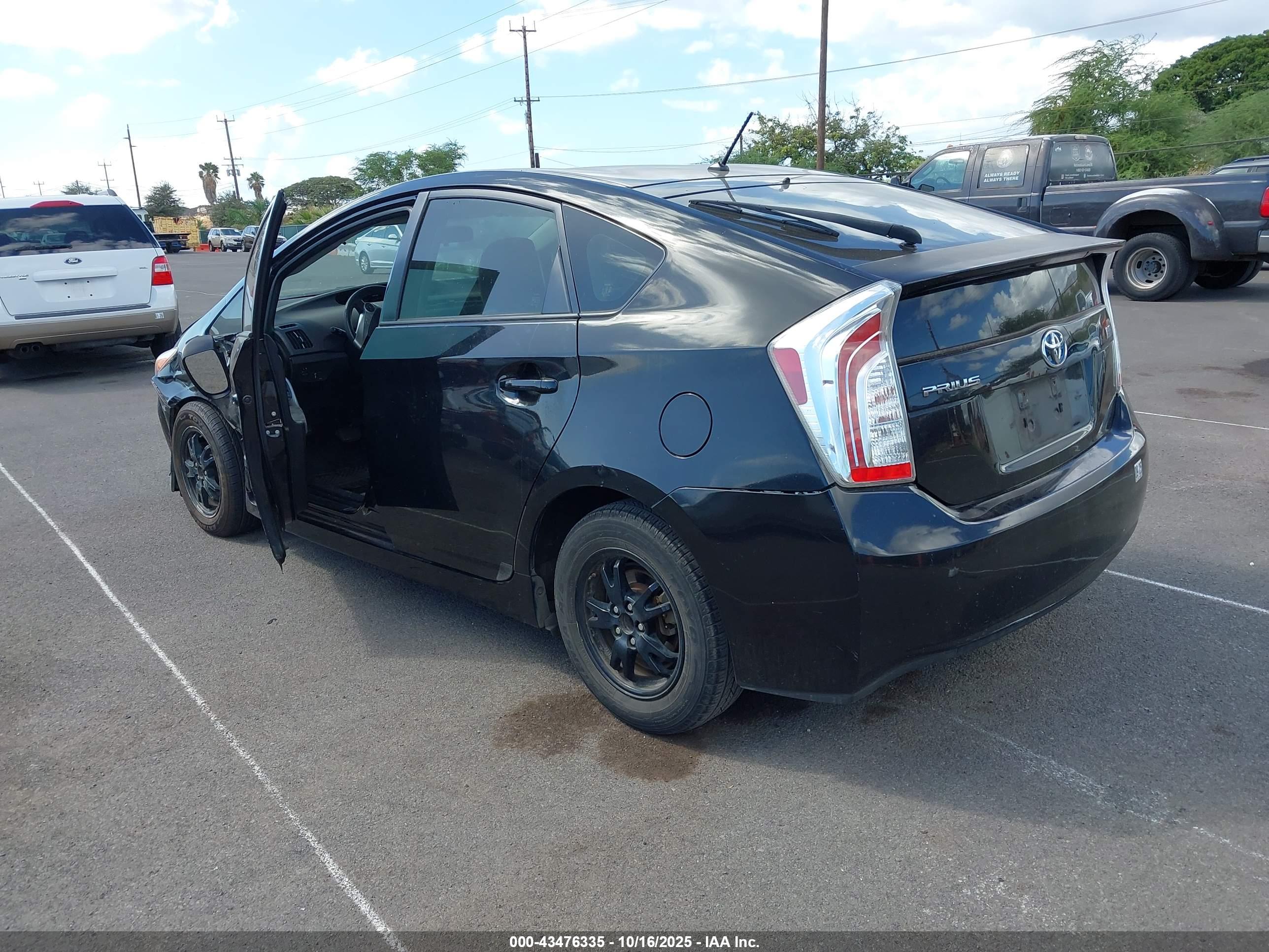 TOYOTA PRIUS image 3
