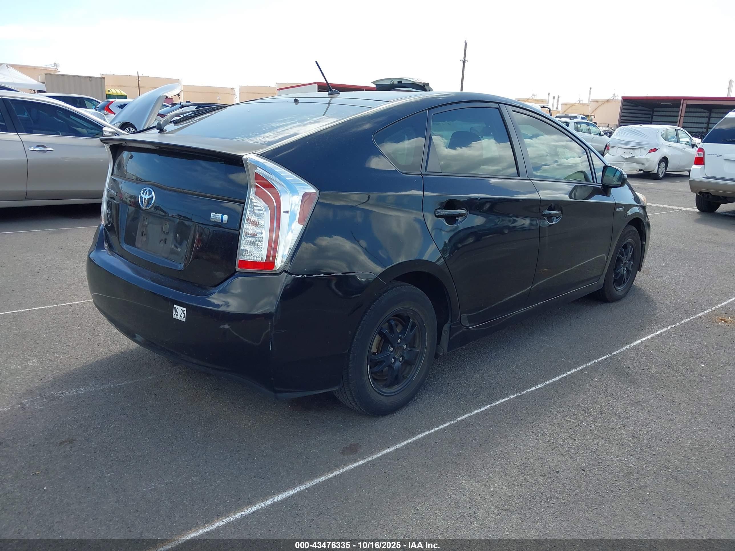 TOYOTA PRIUS image 4