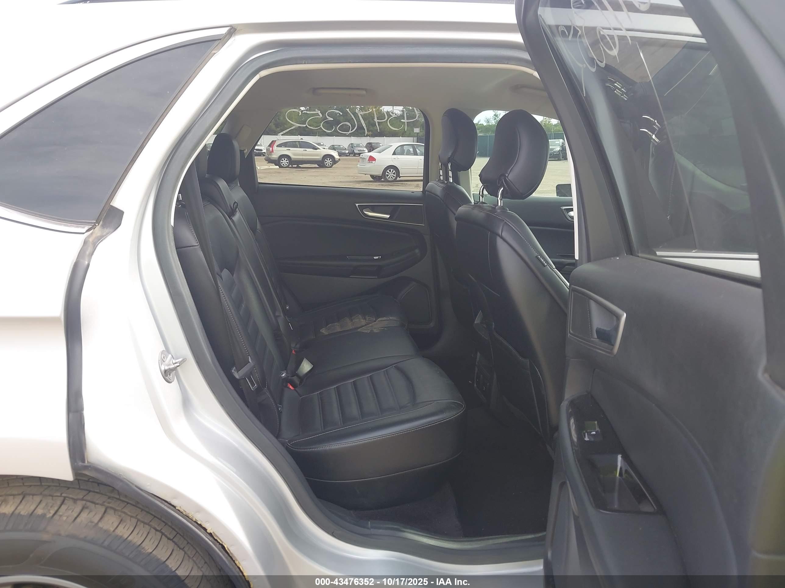 FORD EDGE image 8