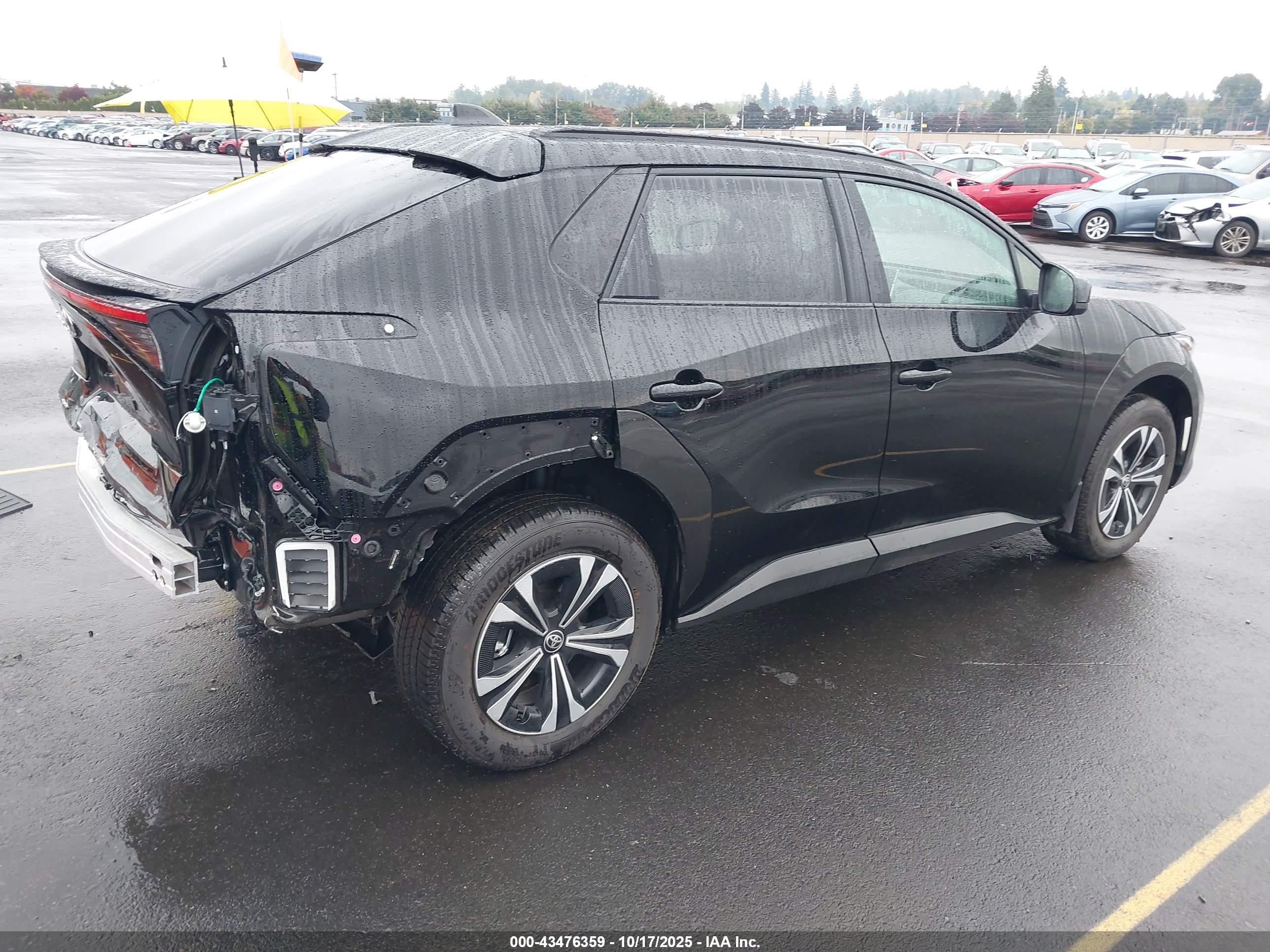 TOYOTA BZ4X image 4