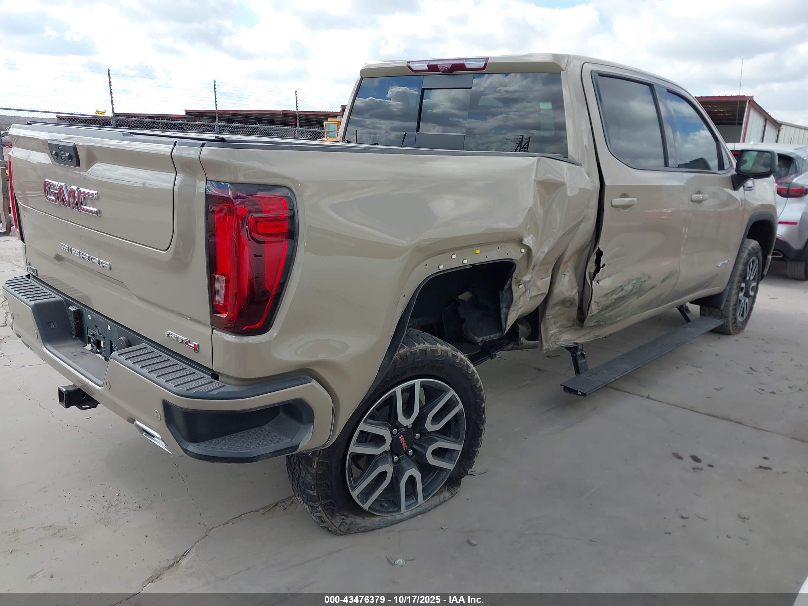 GMC SIERRA image 4