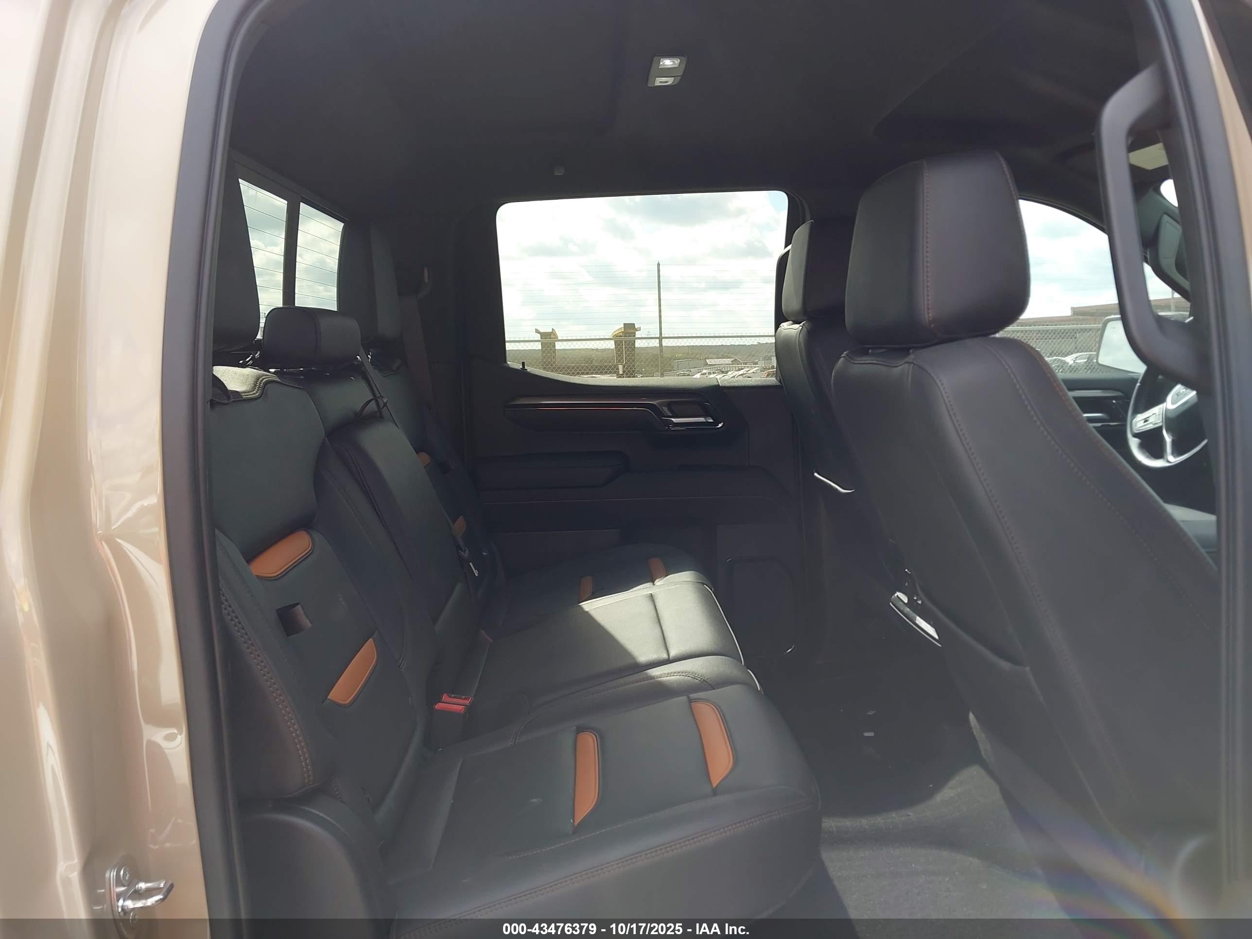 GMC SIERRA image 8