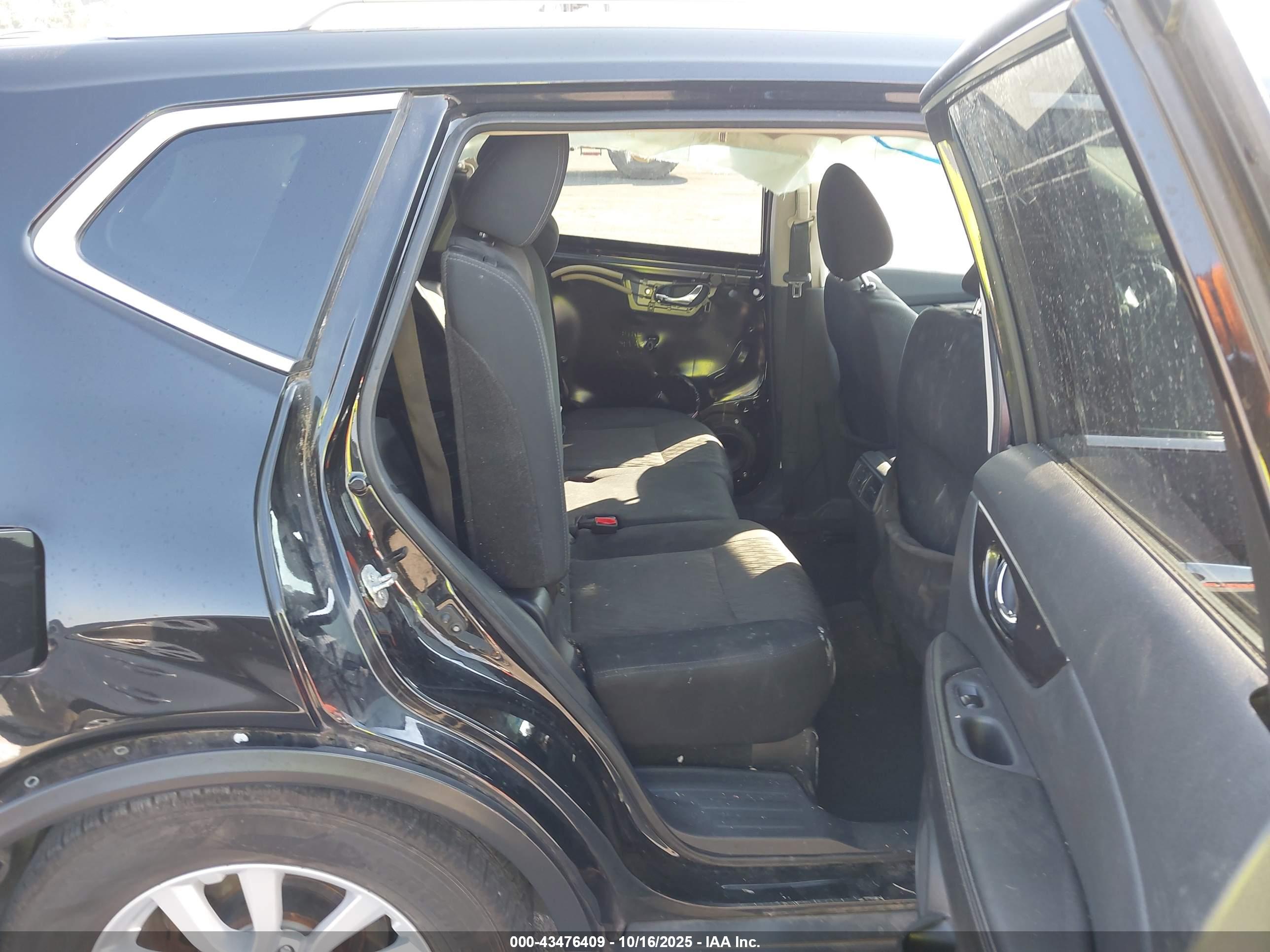 NISSAN ROGUE image 8