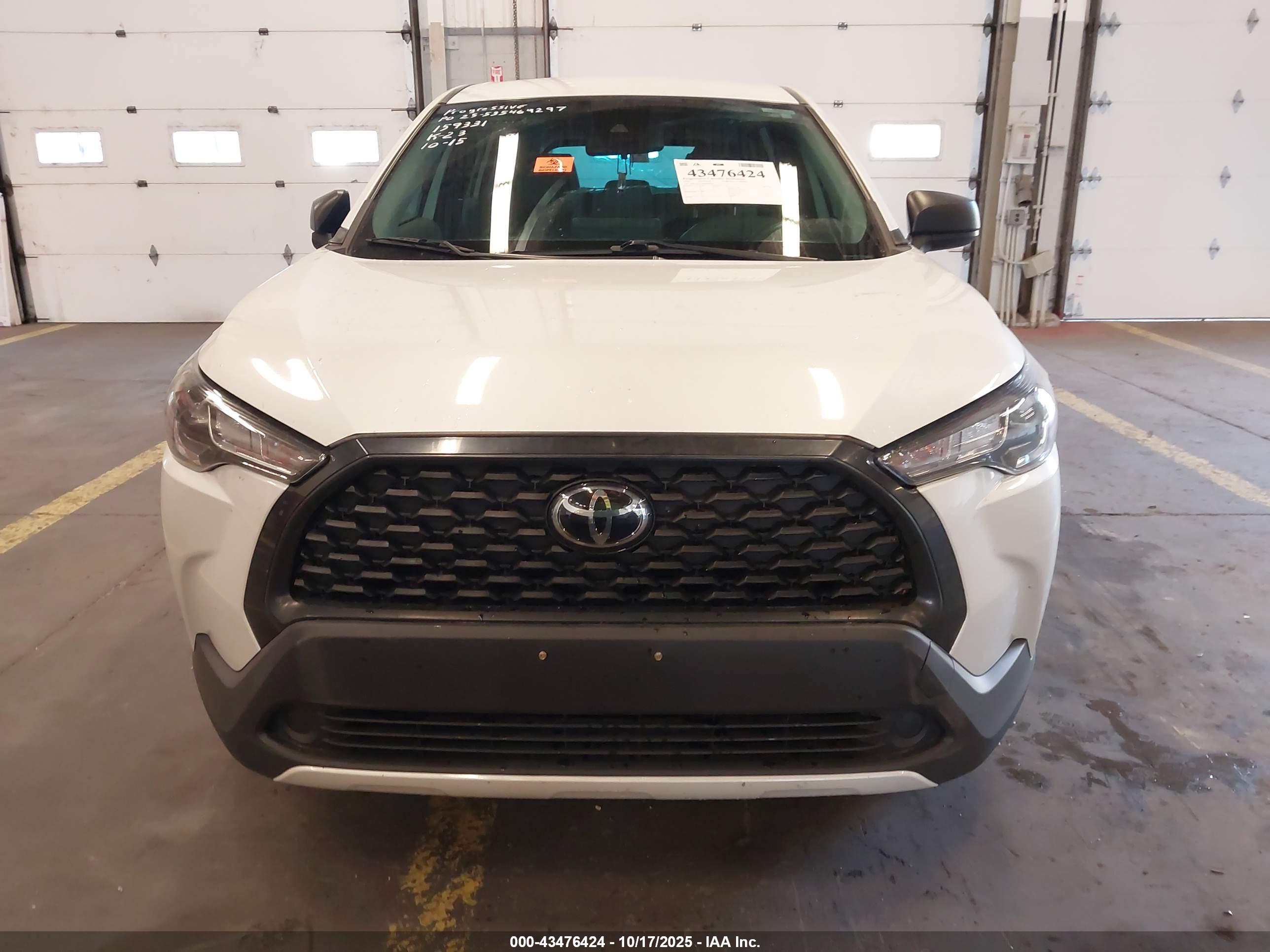 TOYOTA COROLLA image 6