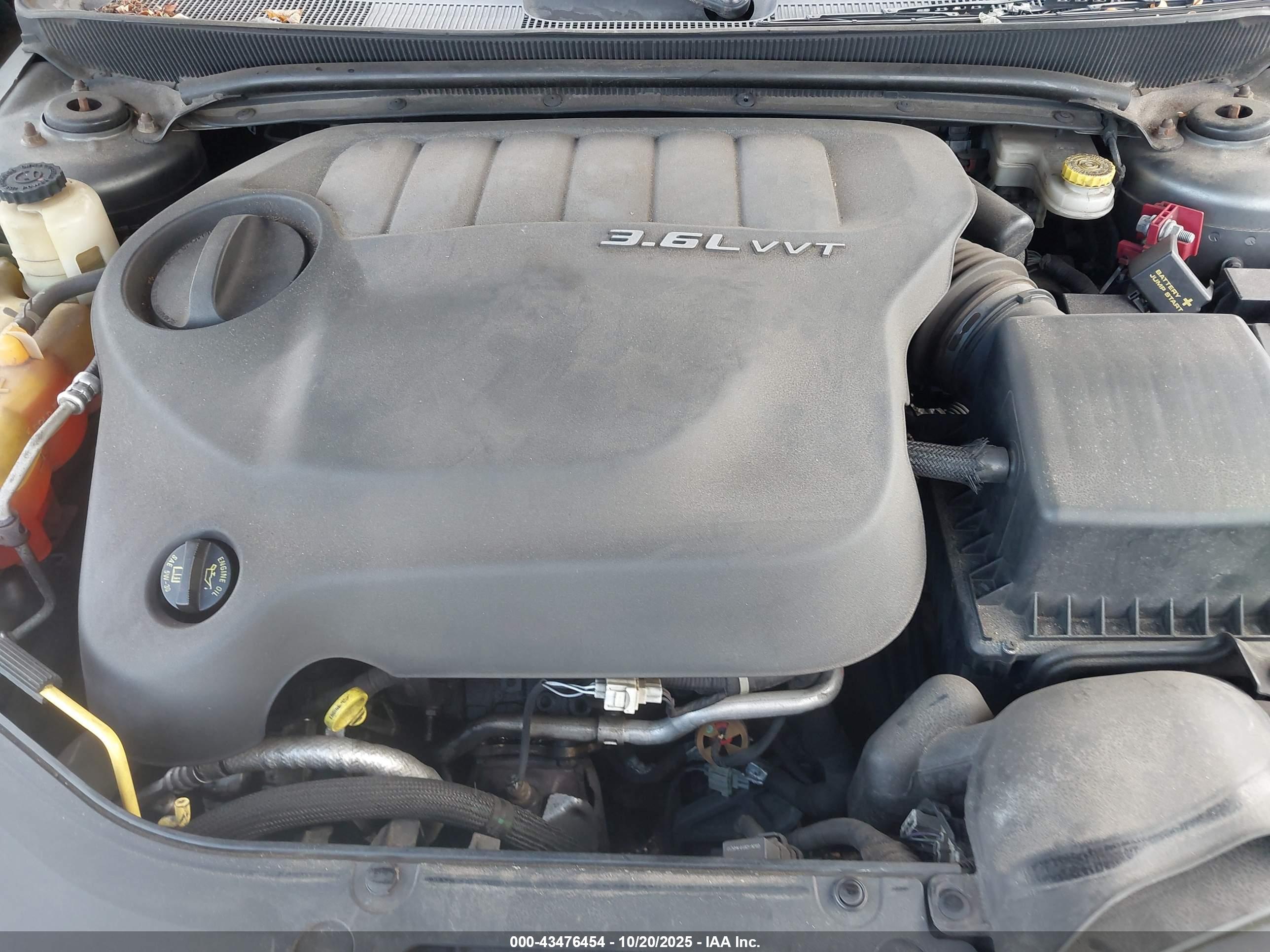 CHRYSLER 200 image 10