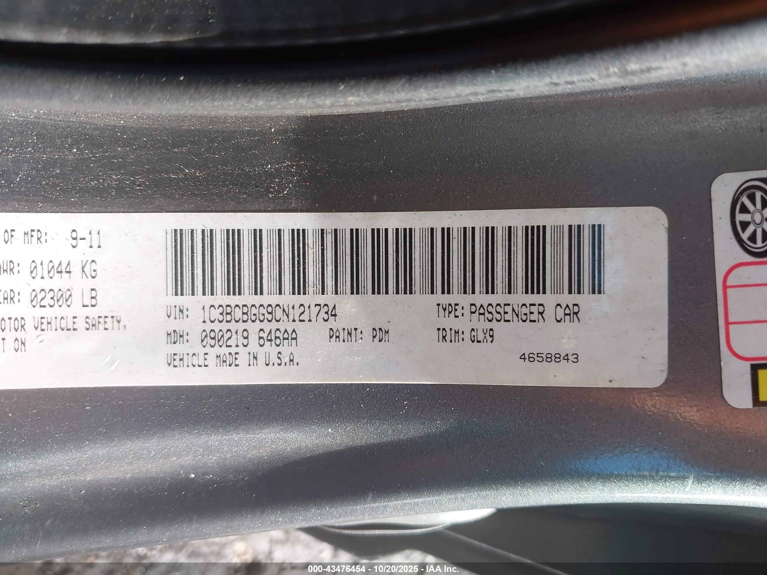 CHRYSLER 200 image 9