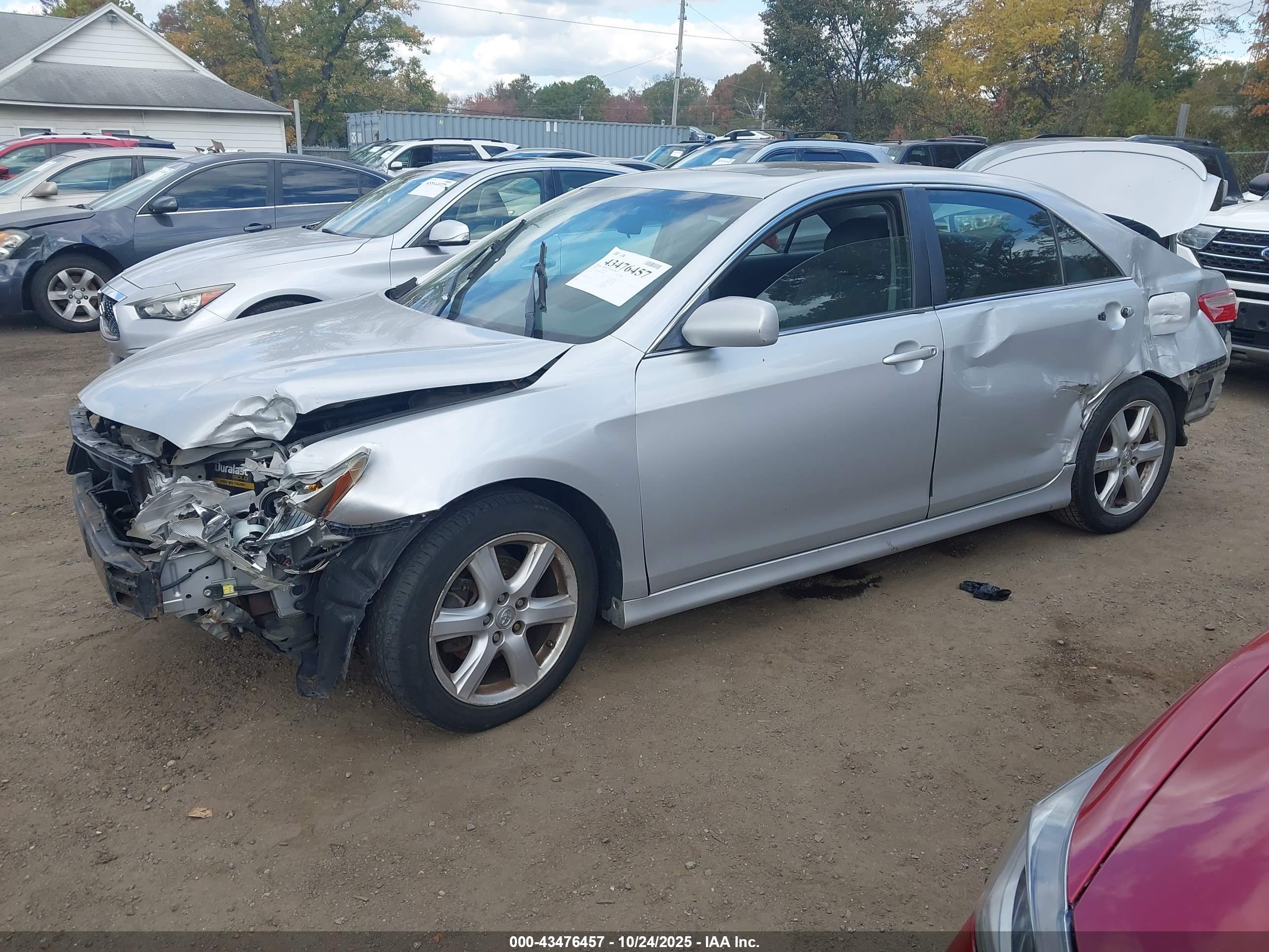TOYOTA CAMRY image 2