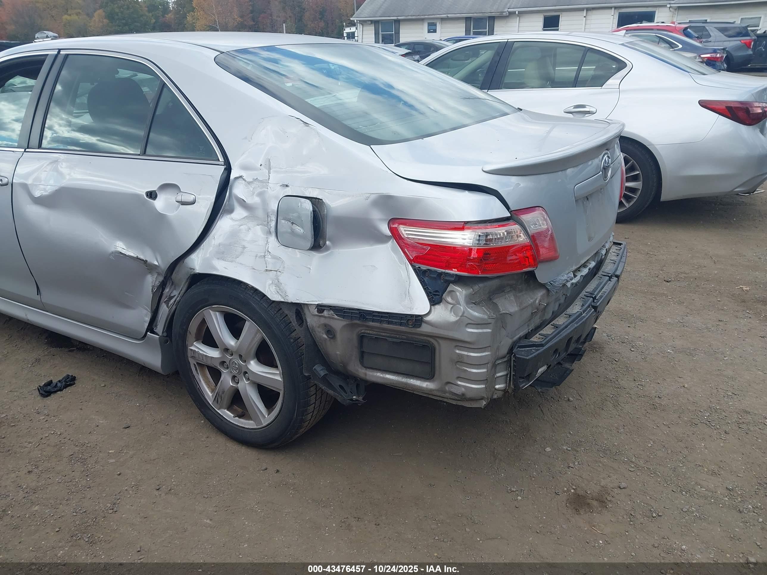 TOYOTA CAMRY image 6